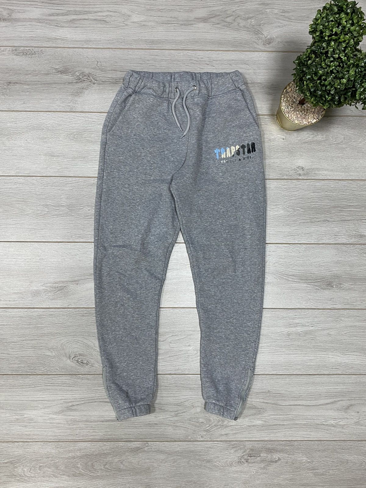 Trapstar London Trapstar London logo heather grey sweatpants with zippers Size US 33 - 1 Thumbnail