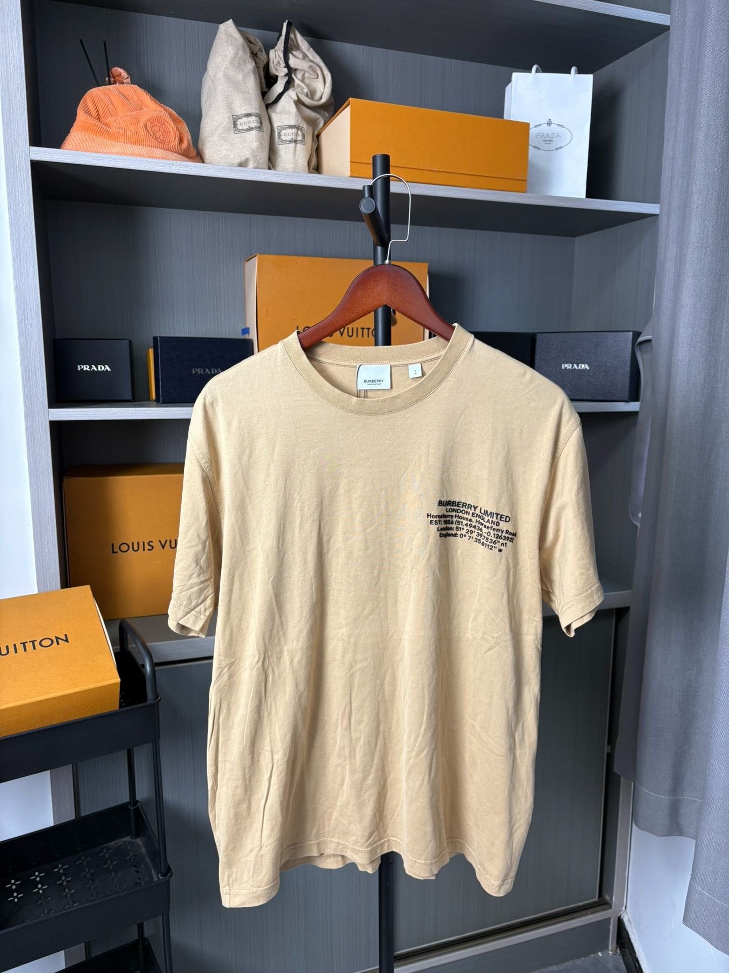 Burberry Burberry Beige T-Shirt S Men Size US S / EU 44-46 / 1 - 1 Thumbnail