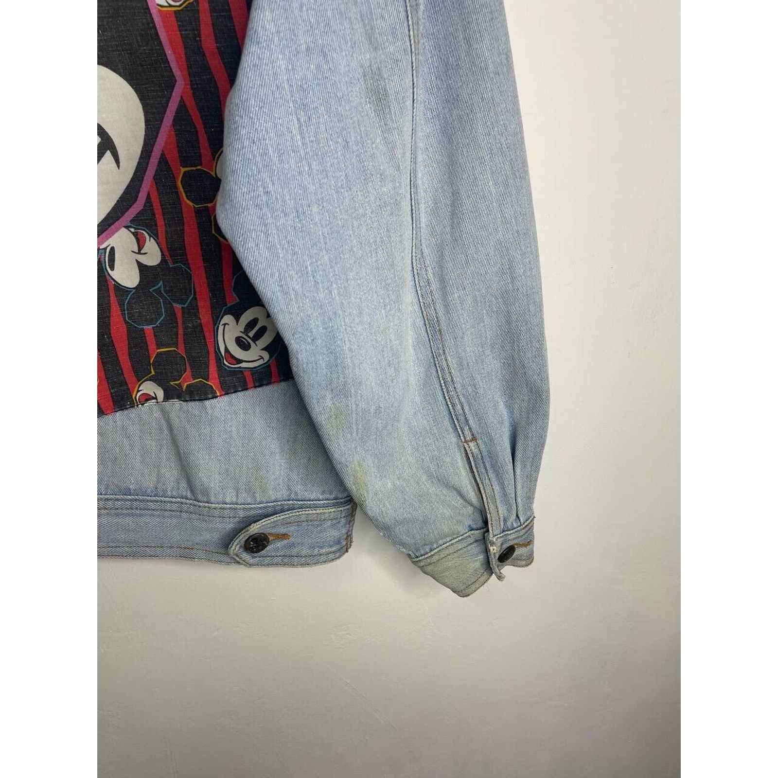 Disney × Mickey Mouse × Vintage Vintage Disney Mickey & Co. Denim Jacket Light Wash Size L Size US L / EU 52-54 / 3 - 8 Thumbnail