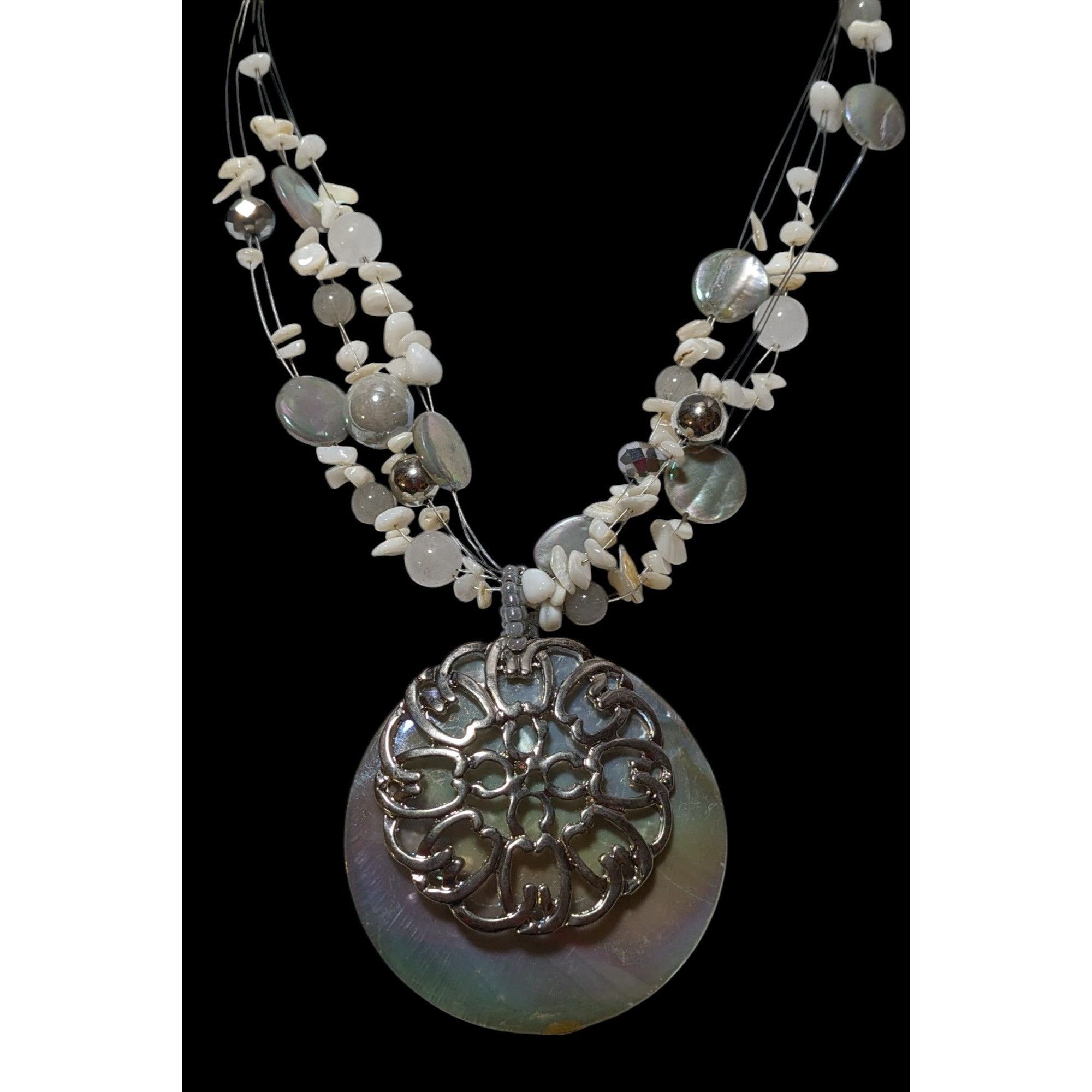 Other Vintage Mermaidcore Grey Rainbow Shell Necklace Size ONE SIZE - 2 Thumbnail