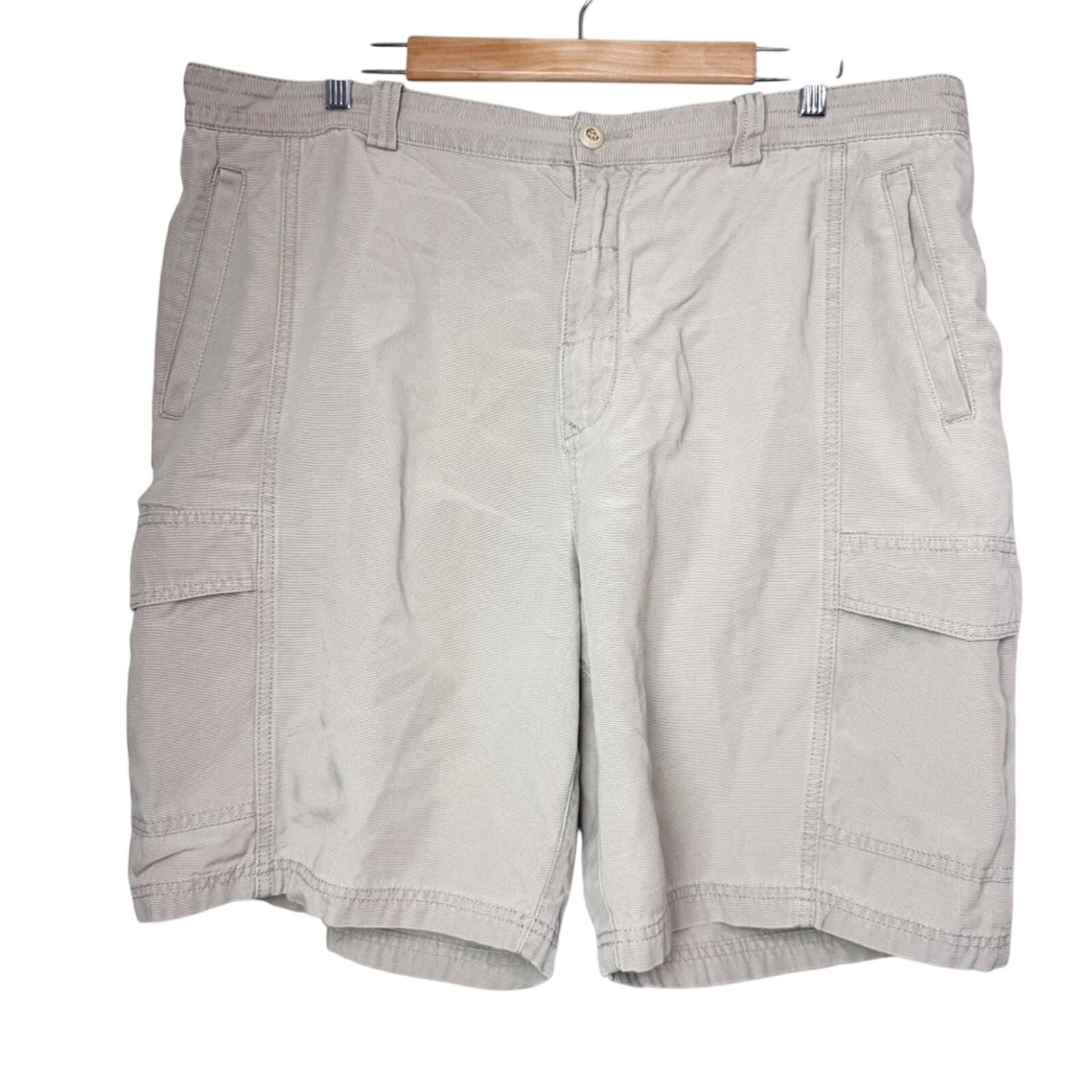 Tommy Bahama Tommy Bahama 9” Tan Flatfront Cargo Shorts Men’s Size 40 Size US 40 / EU 56 - 1 Thumbnail