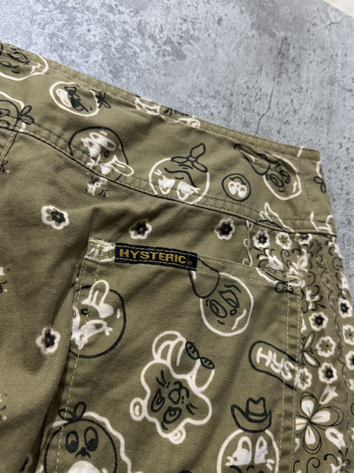 Hysteric Glamour VINTAGE HYSTERIC GLAMOUR BANDANA CHOPPED SHORT PANTS Size US 30 / EU 46 - 5 Thumbnail
