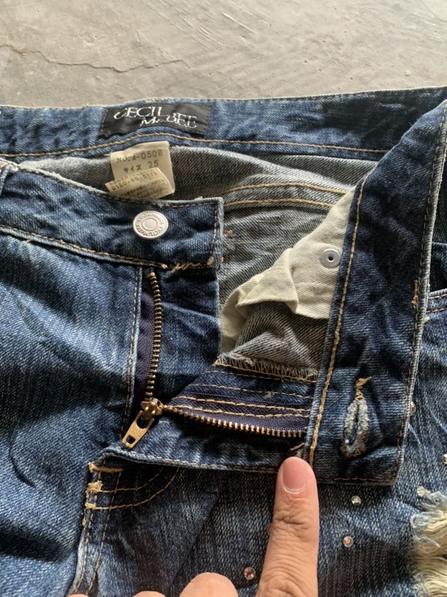 20471120 × Japanese Brand flared distressed beaded cecil mcbee japanese jeans Size US 29 - 4 Thumbnail