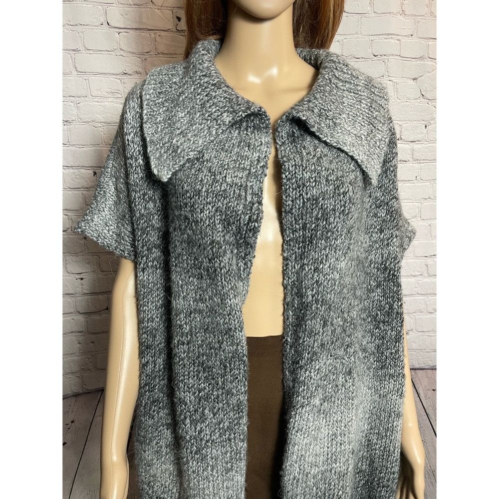 Other Hand Knit Wool Open Front Short Sleeve Grey Ombre Vest Card Size ONE SIZE - 2 Thumbnail