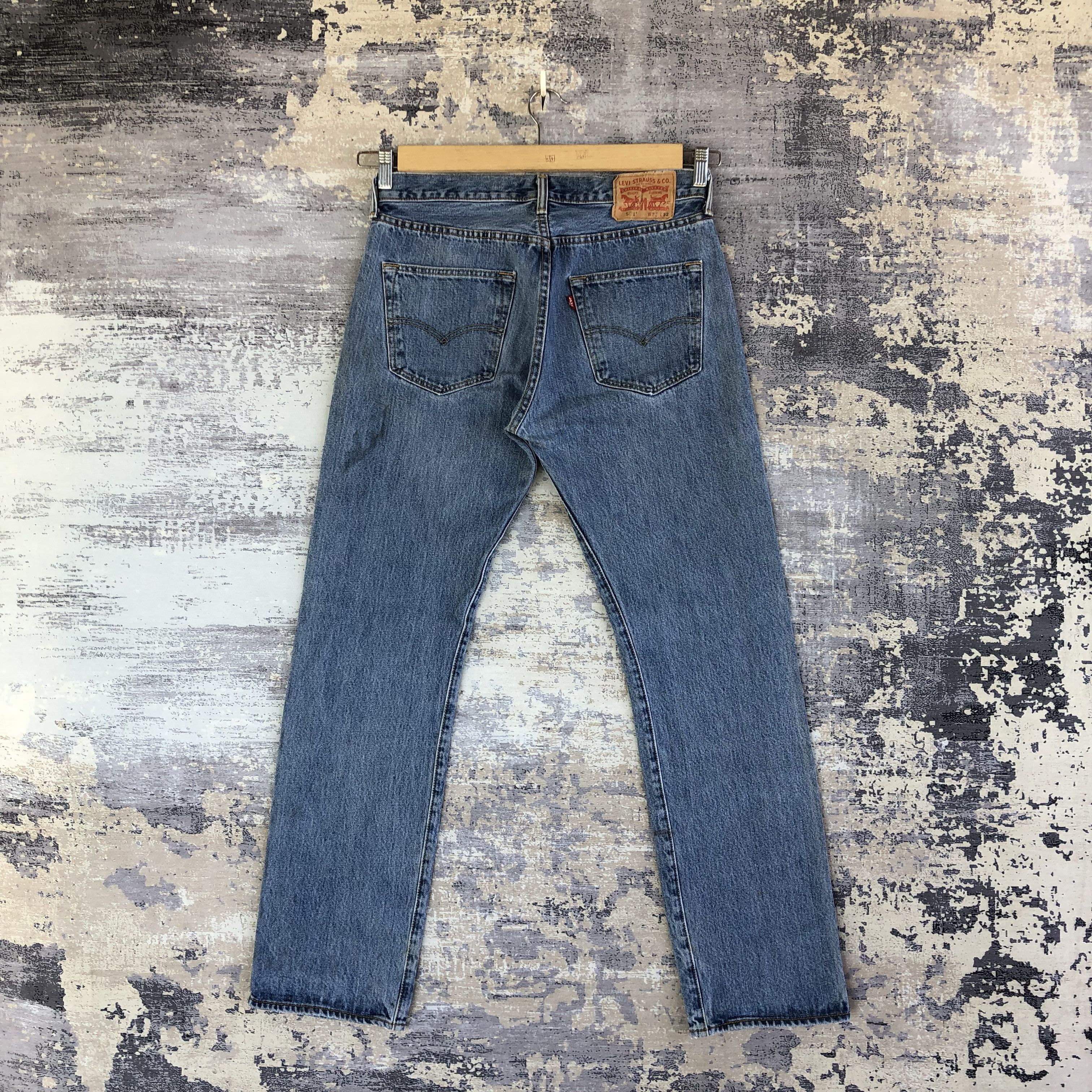 Levi's Vintage Levis 501 Faded Jeans Levi's Stonewash Denim Size US 32 / EU 48 - 2 Thumbnail
