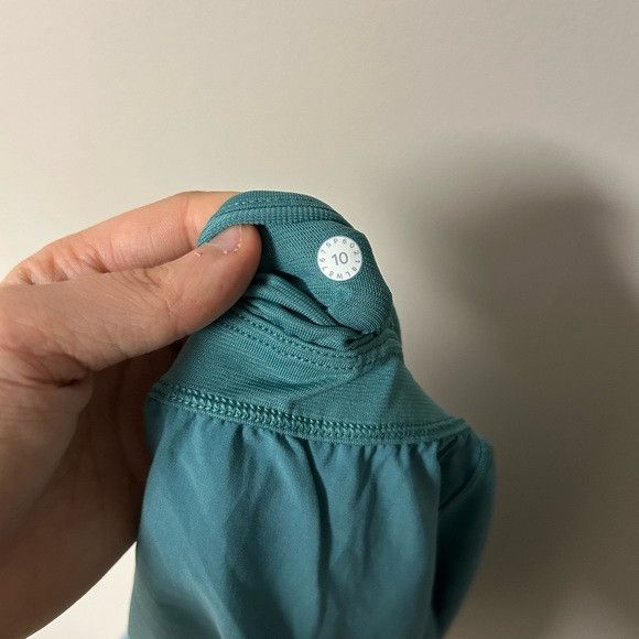 Lululemon Lululemon Turquoise Sea Chase Me Romper Size 32" / US 10 / IT 46 - 6 Thumbnail