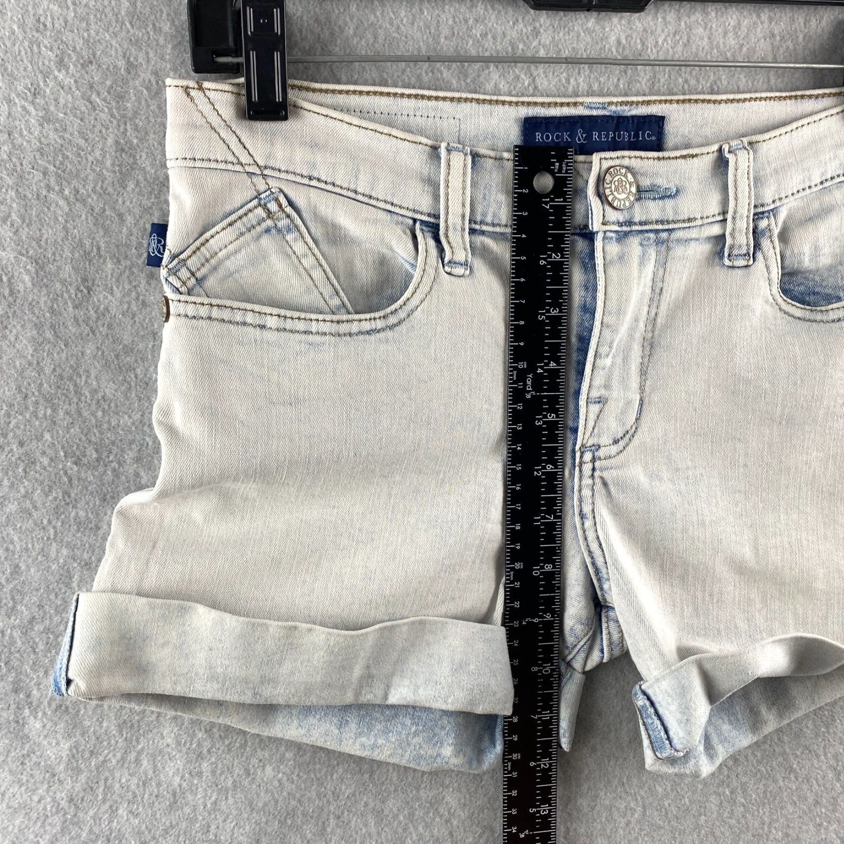 Vintage Rock Republic Jeans Shorts Womens 6 Light Acid Wash Stretch Casual Modern Pockets Logo Blue Adult Womens Size 28" / US 6 / IT 42 - 7 Thumbnail