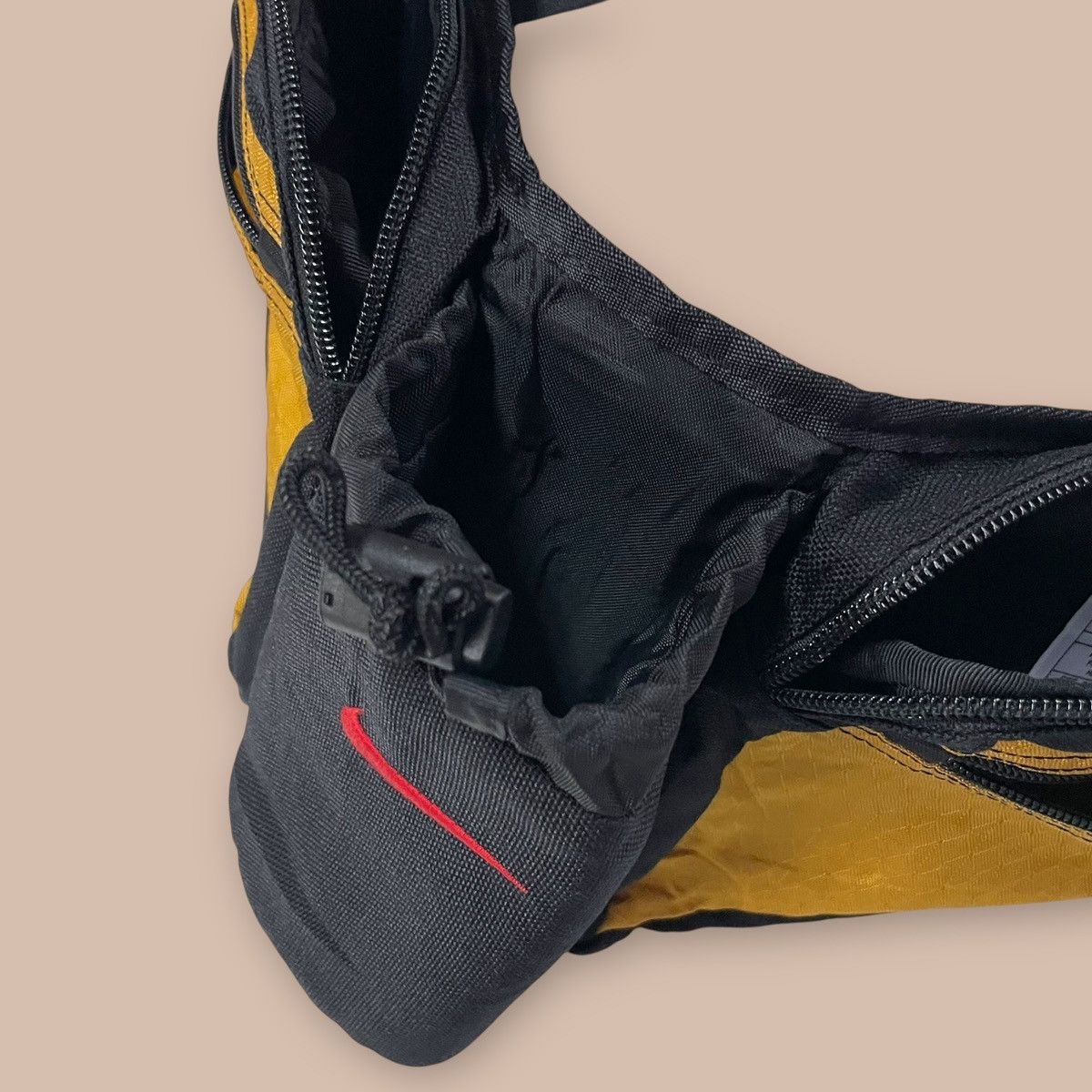 Nike OG 90's Nike Black/Yellow Waist Bag Size ONE SIZE - 10 Thumbnail