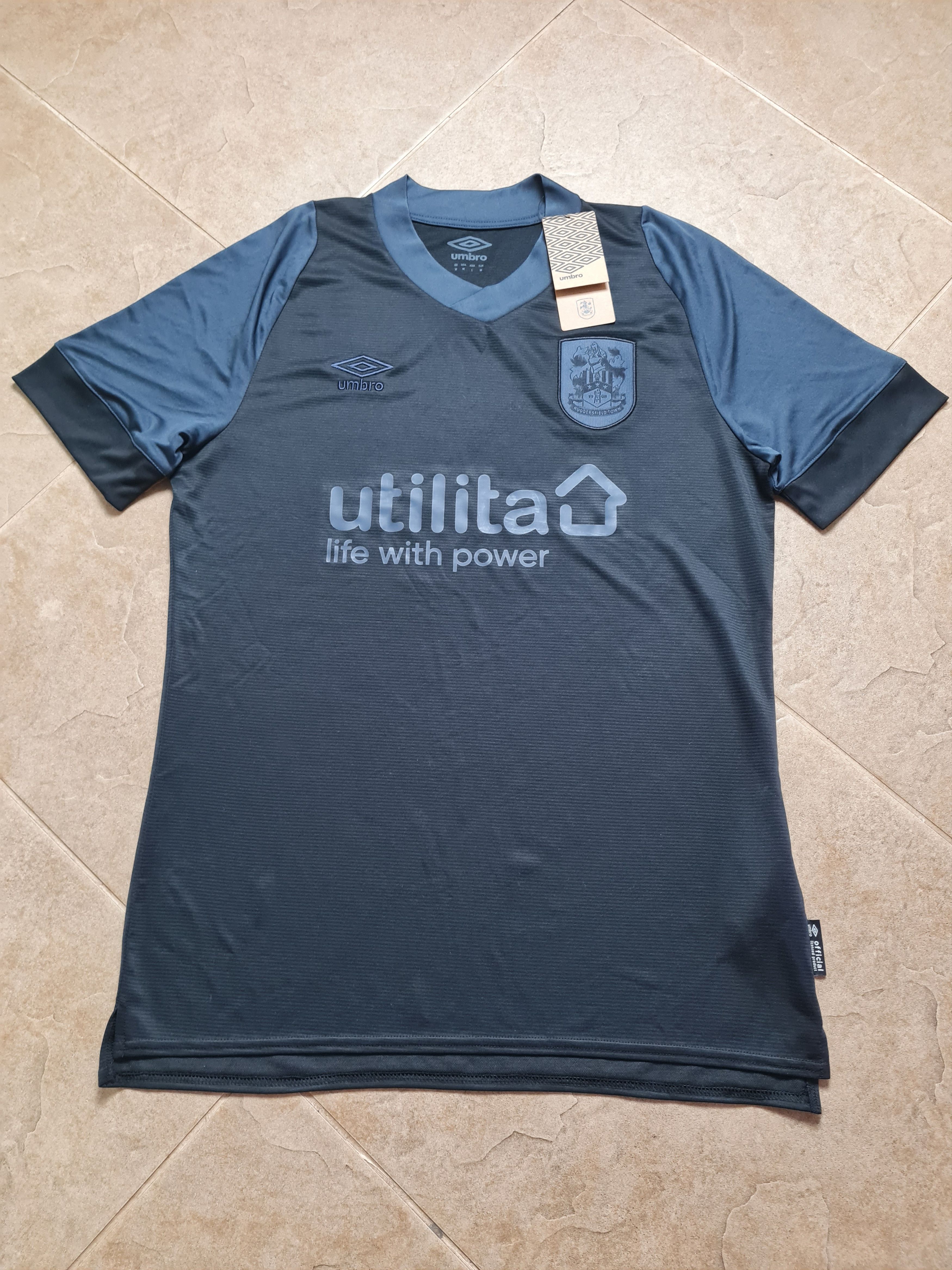 Umbro Umbro Huddersfield Town 2022/23 Soccer shirt Black Size M Size US M / EU 48-50 / 2 - 5 Thumbnail