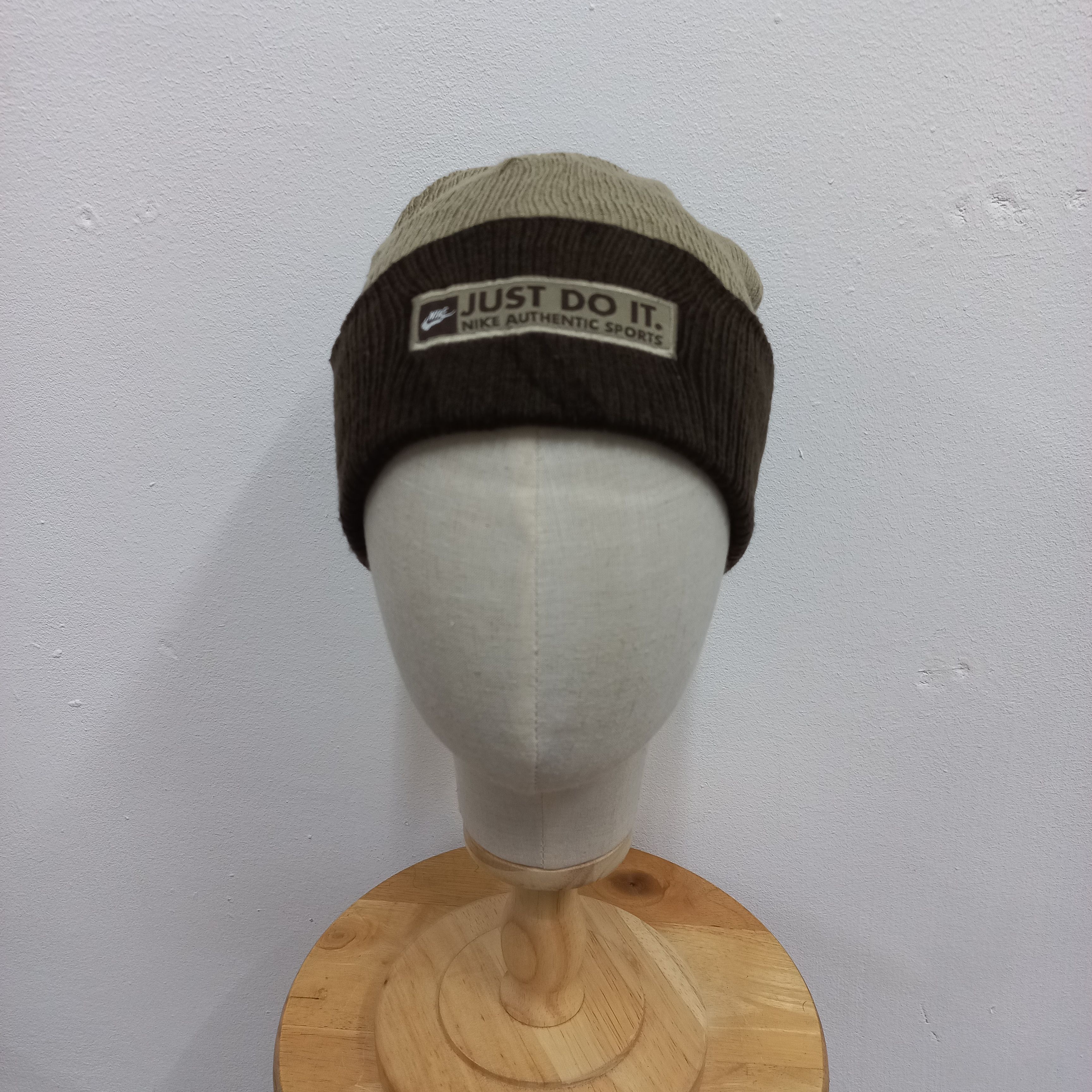 Nike 💥 Nike classic logo patch reversible beanie hat Size ONE SIZE - 3 Thumbnail