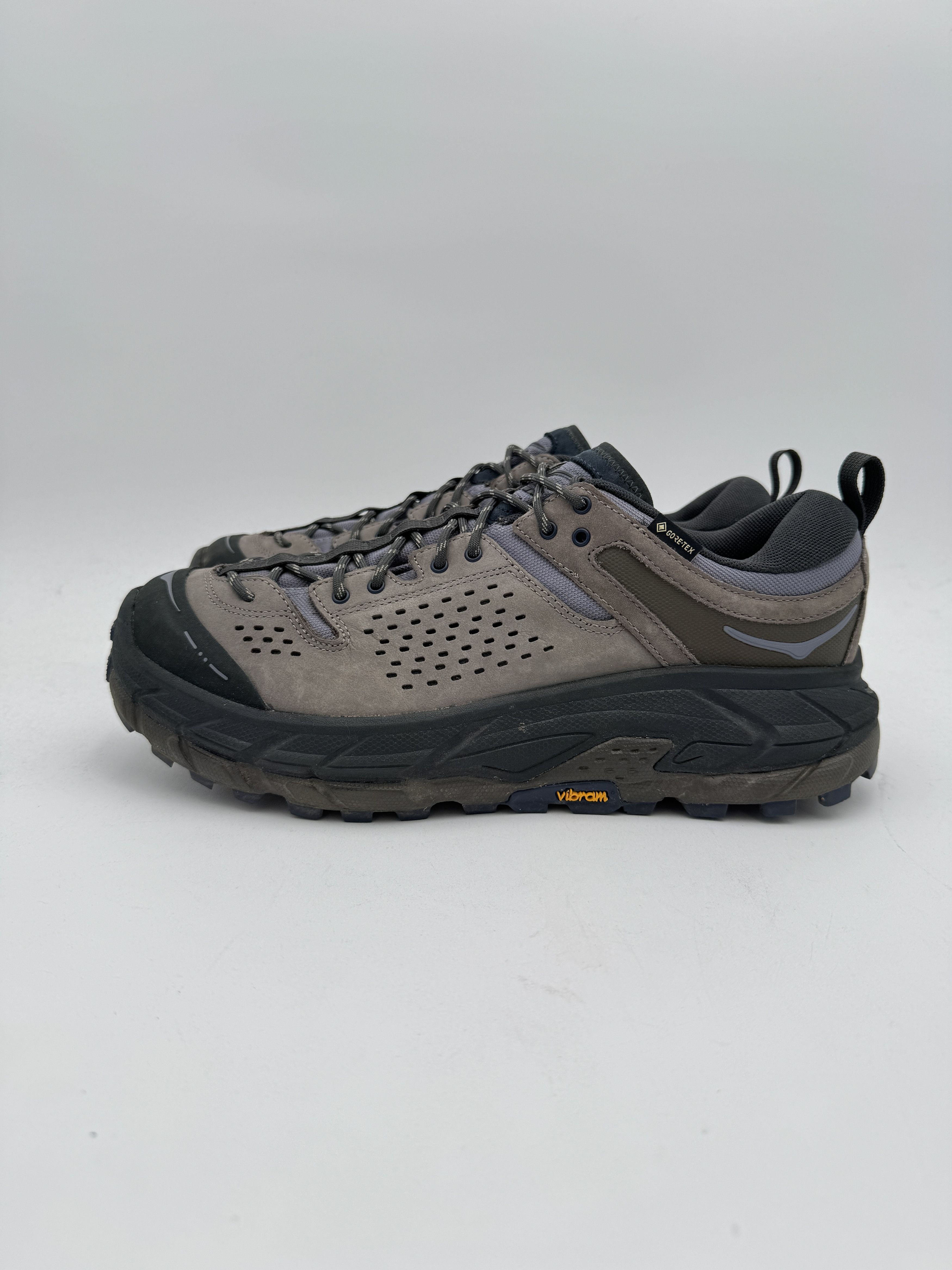 Hoka × _J.L-A.L_ JLAL Hoka One One Tor Ultra Low Dune Gray Size US 11 / EU 44 - 4 Thumbnail