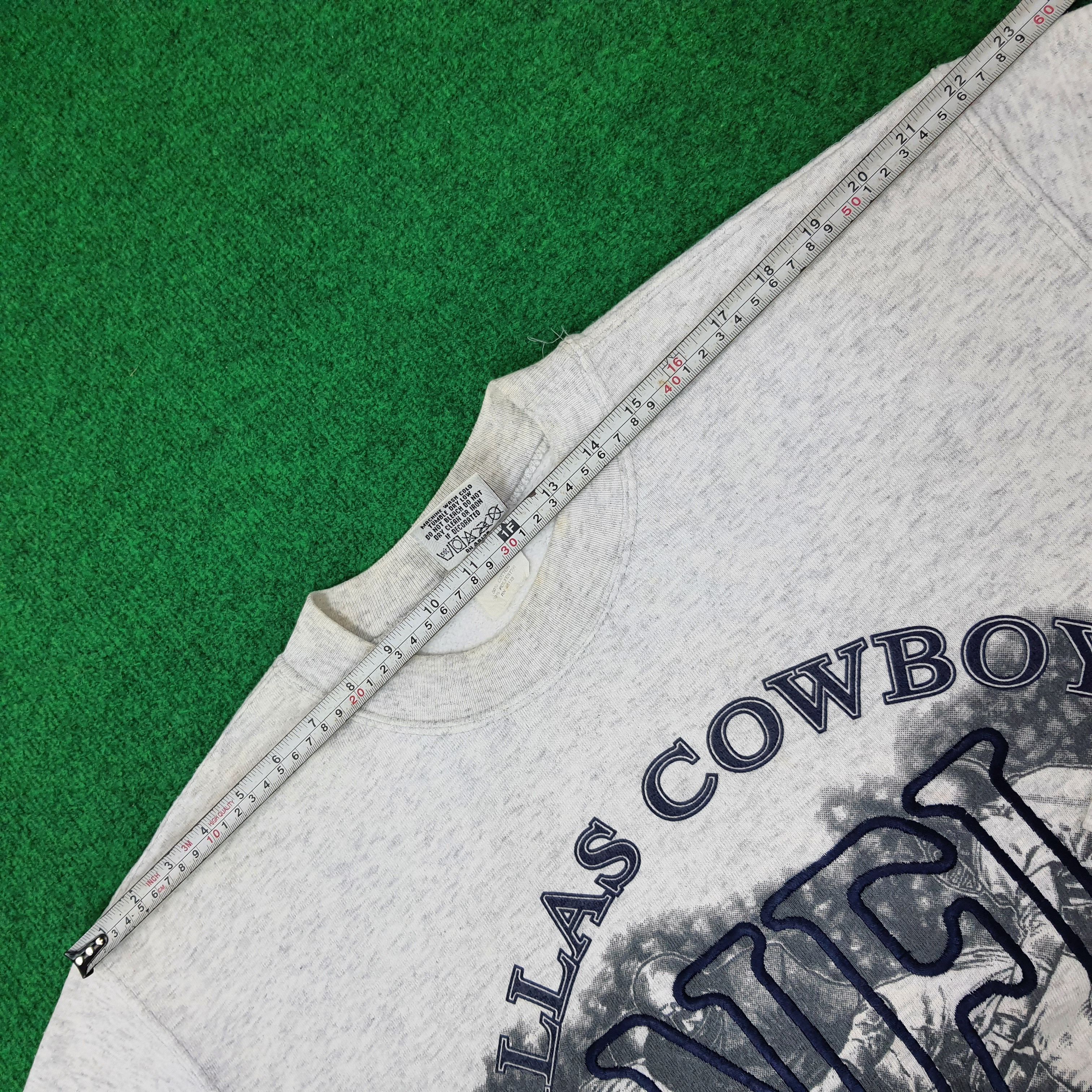 Nutmeg Vintage Nutmeg Dallas Cowboys NFL 90s Sweatshirt C261N18 Size US L / EU 52-54 / 3 - 9 Thumbnail