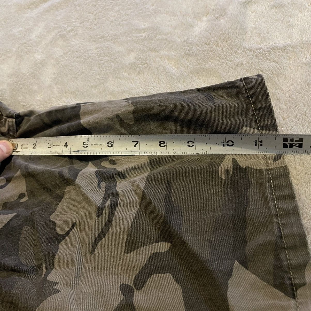 Wrangler Vintage Wrangler Jeans Co Cargo Shorts Men 42 Green Camo Y2K Size US 42 / EU 58 - 7 Thumbnail