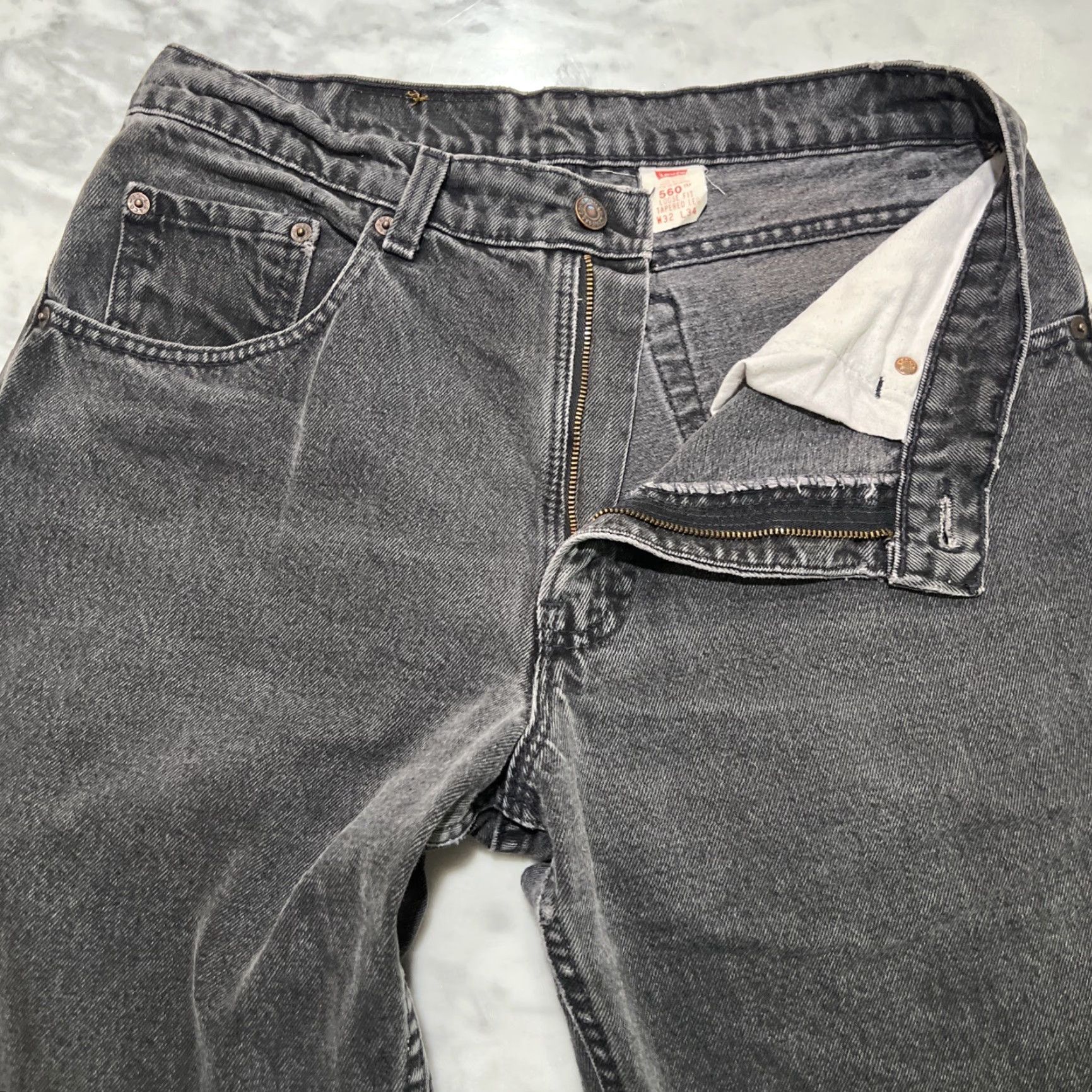 Levi's VINTAGE Levi’s 560 Black Jeans Men 32x34 Loose Fit Tapered Leg Faded Rockabilly 1990s Mens Size US 32 / EU 48 - 2 Thumbnail