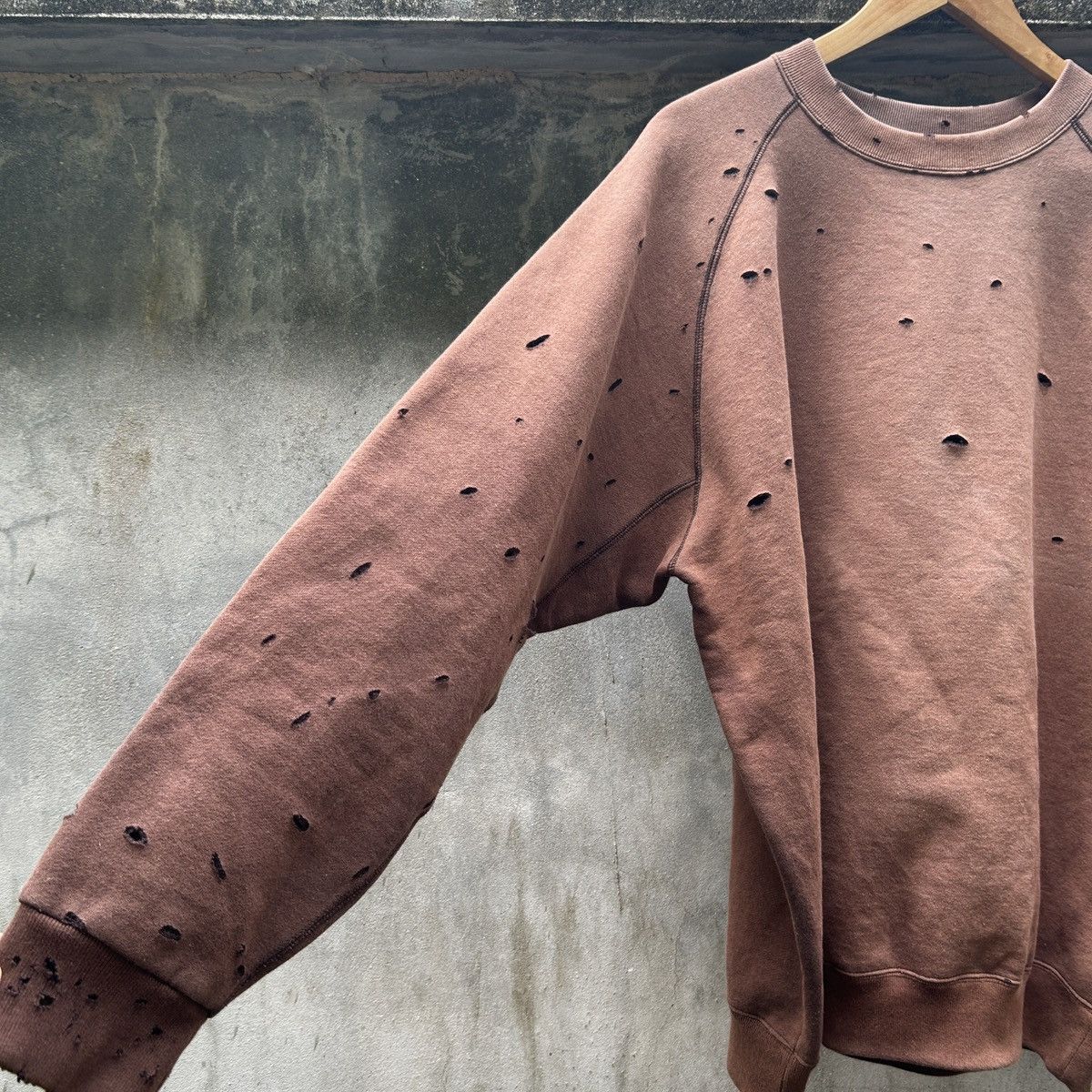 Russell Athletic × Vintage Vintage Thrashed Sun Faded Discus Athletic Brown 🍫 Size US L / EU 52-54 / 3 - 6 Thumbnail