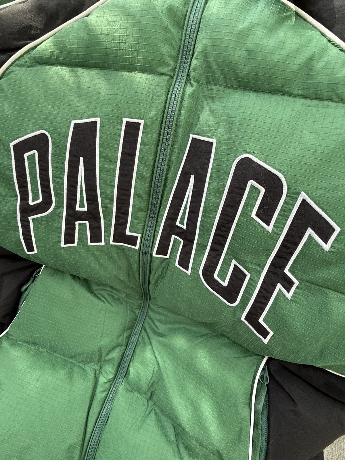 Palace Palace Sport Mit Puffa Coat Size US XL / EU 56 / 4 - 2 Thumbnail