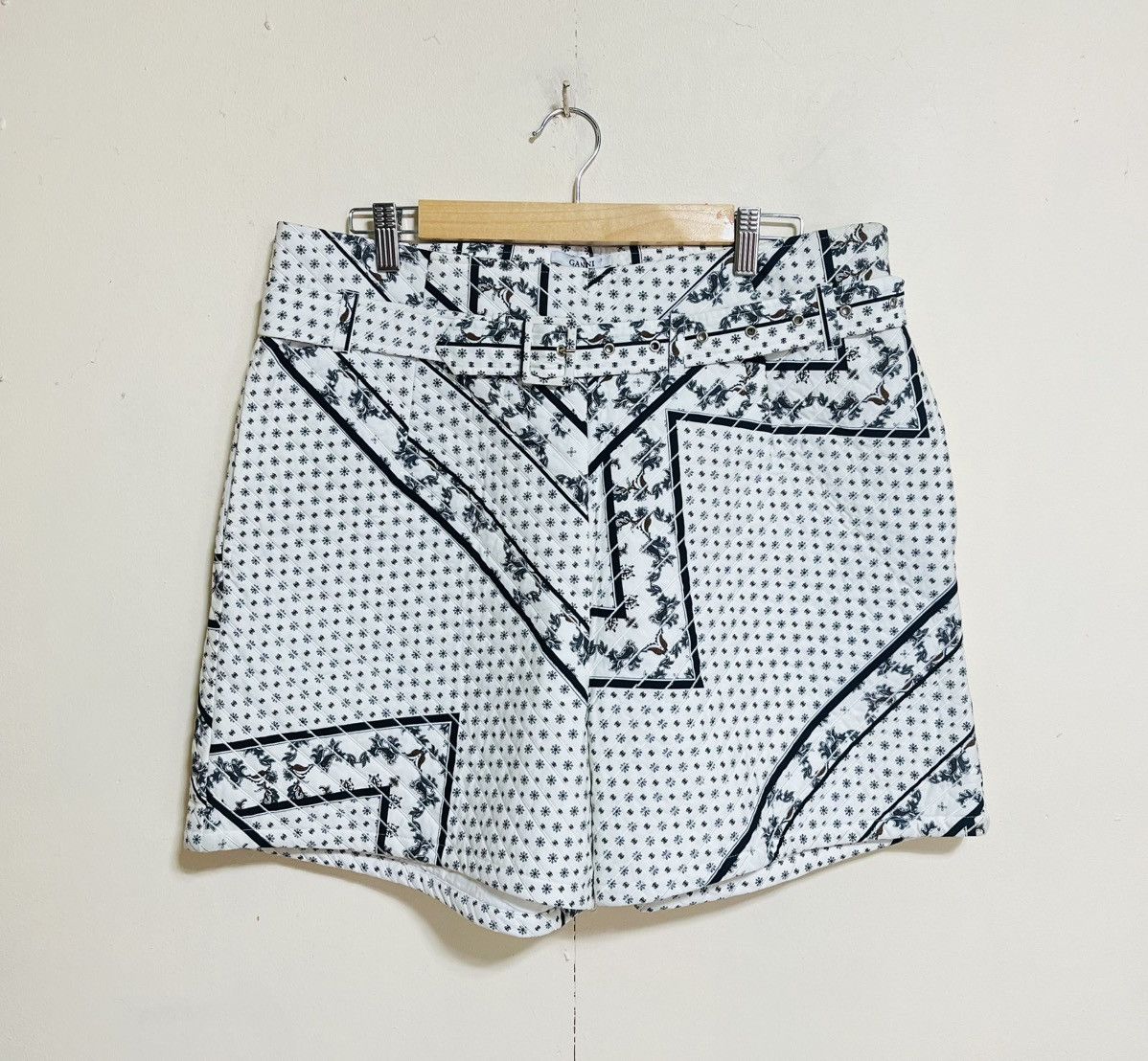 Ganni Ganni Quilted shorts Size 42" / US 20 - 3 Thumbnail