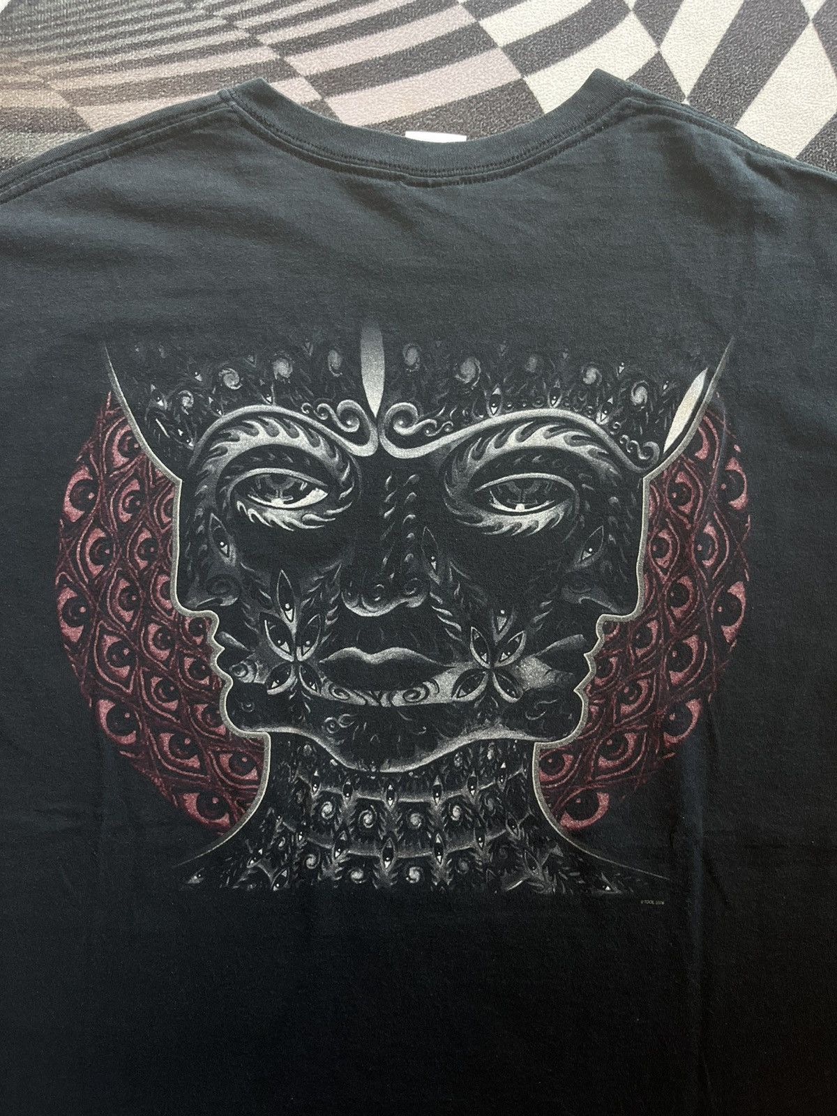 Band Tees Vintage TOOL Band Los Angeles California 2006’s Tshirt Size US XL / EU 56 / 4 - 11 Thumbnail