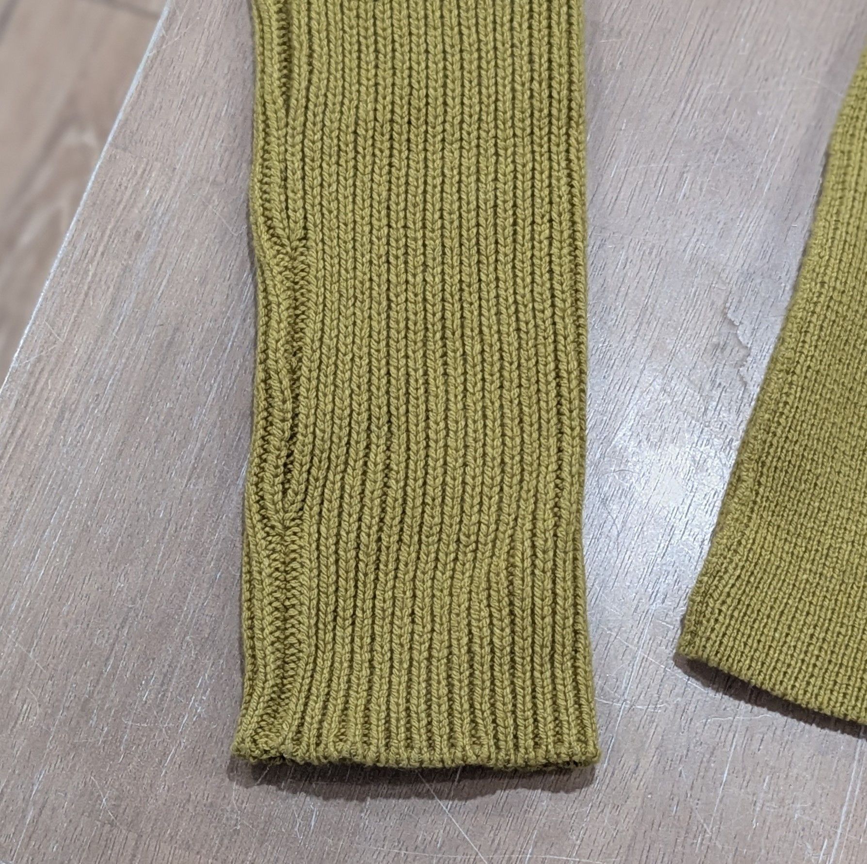 Rick Owens RICK OWENS Puffed Shoulder Cashmere Sweater Acid Medium Size US M / EU 48-50 / 2 - 3 Thumbnail