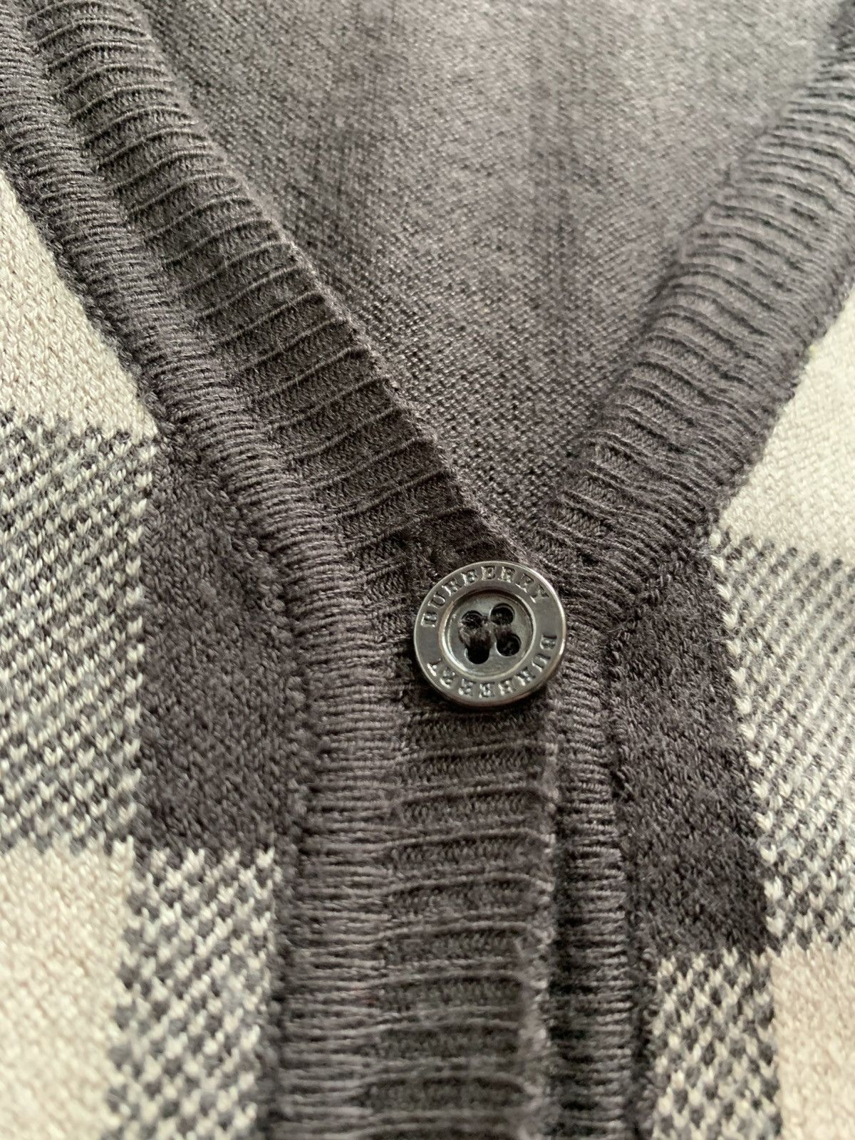 Burberry Burberry Brit Nova Check Women’s Button Up Cardigan Size XL Size XL / US 12-14 / IT 48-50 - 6 Thumbnail