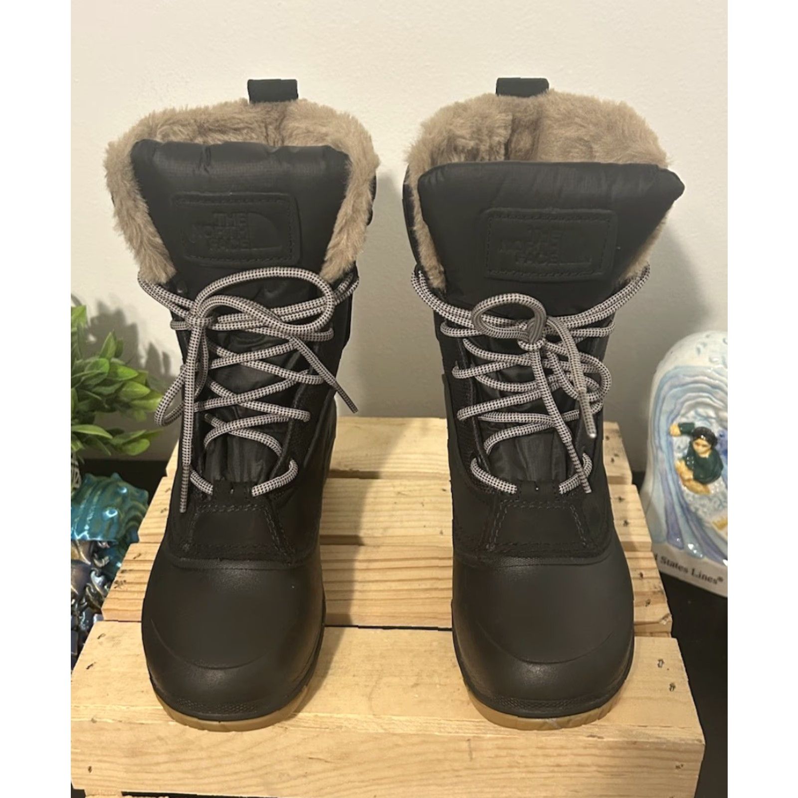 Vintage NWOT North Face Women’s Black Faux Fur High Winter Boot Size 5.5 Size US 6 / IT 36 - 3 Thumbnail