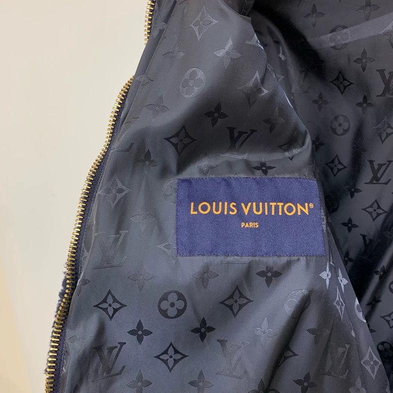 Louis Vuitton Louis Vuitton Dark blue teddy fleece jacket Size US XL / EU 56 / 4 - 2 Thumbnail