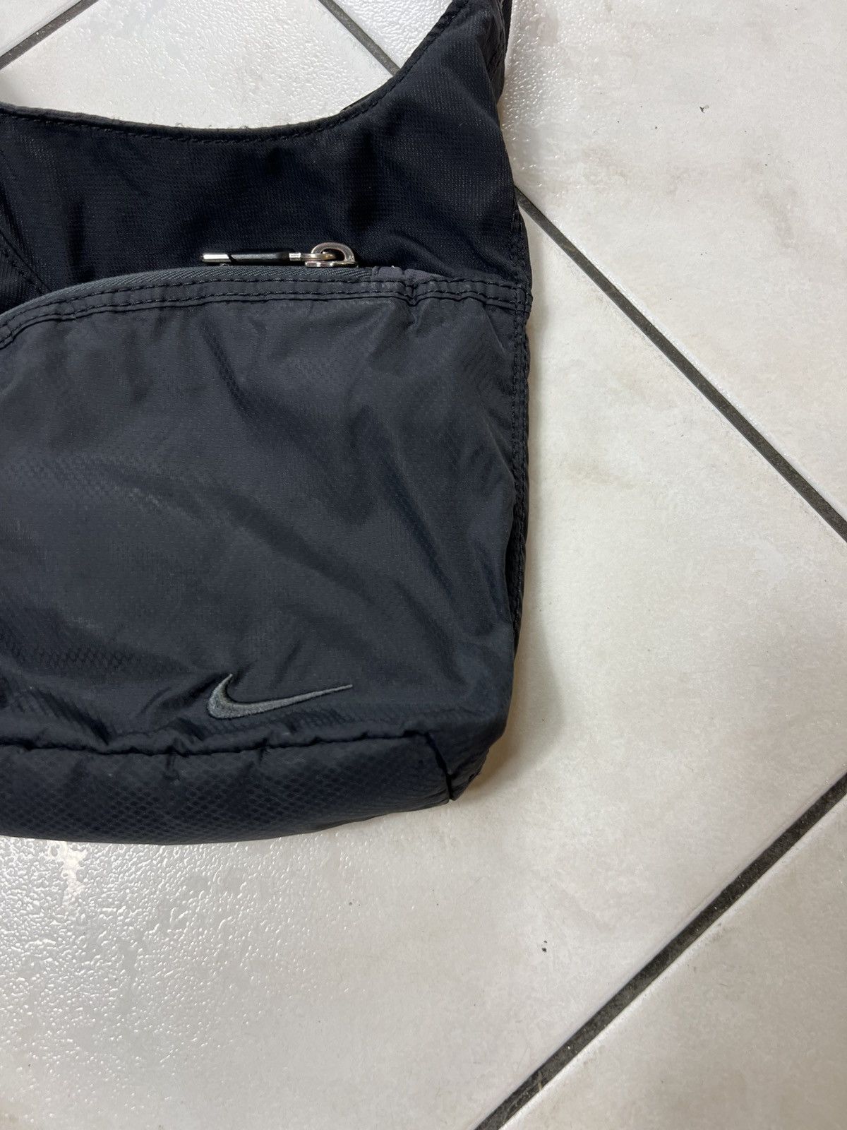 Nike Vintage Nike y2k shoulder bag crossbody drill swoosh logo Size ONE SIZE - 4 Thumbnail