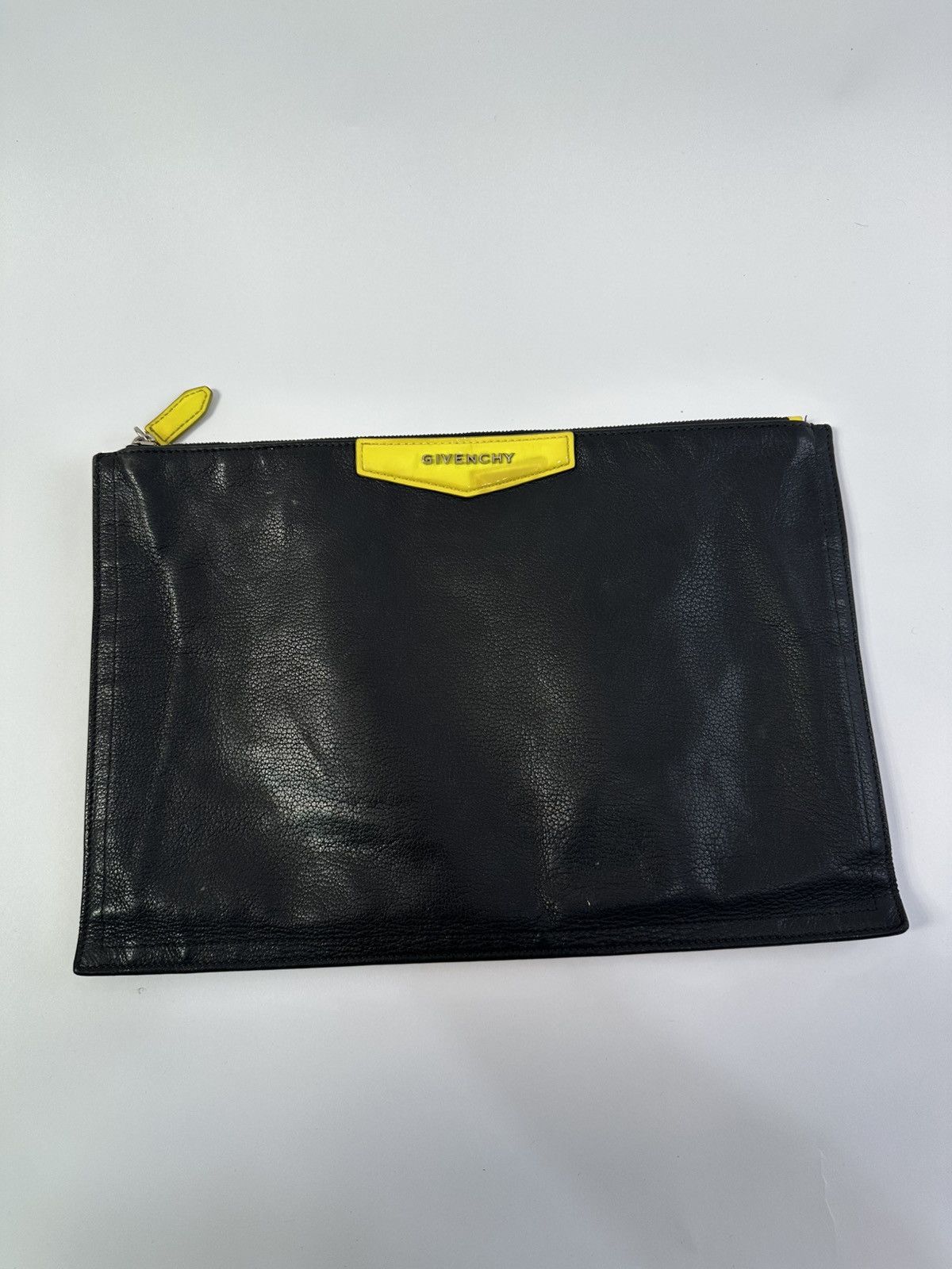 Givenchy GIVENCHY Sugar Goatskin Medium Antigona Pouch Black Size ONE SIZE - 1 Thumbnail
