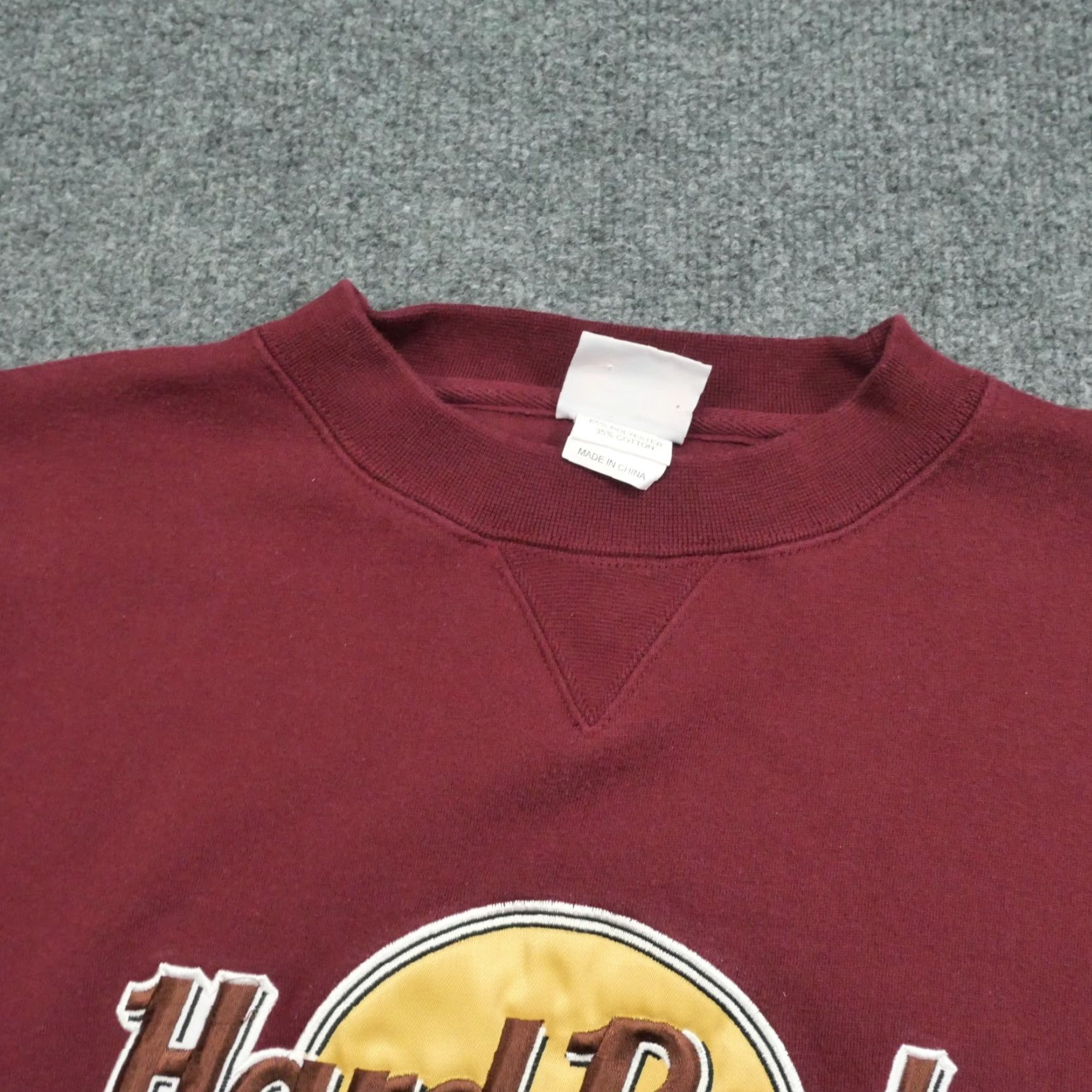 Hard Rock Cafe VINTAGE Hard Rock Cafe Sweatshirt Mens Pullover L Red 90s Logo Crew Neck Knit Winter Fur? Size US L / EU 52-54 / 3 - 5 Thumbnail