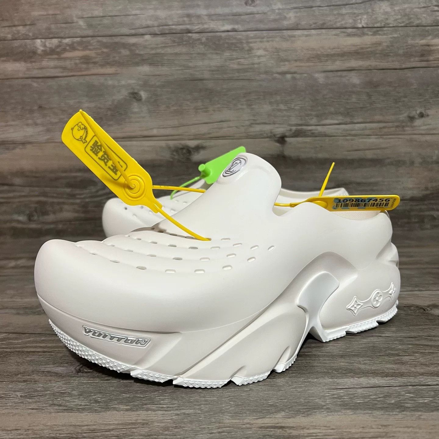 Louis Vuitton Louis Vuitton Shark White Sandals 41 Men Size US 8.5 / EU 41-42 - 1 Thumbnail