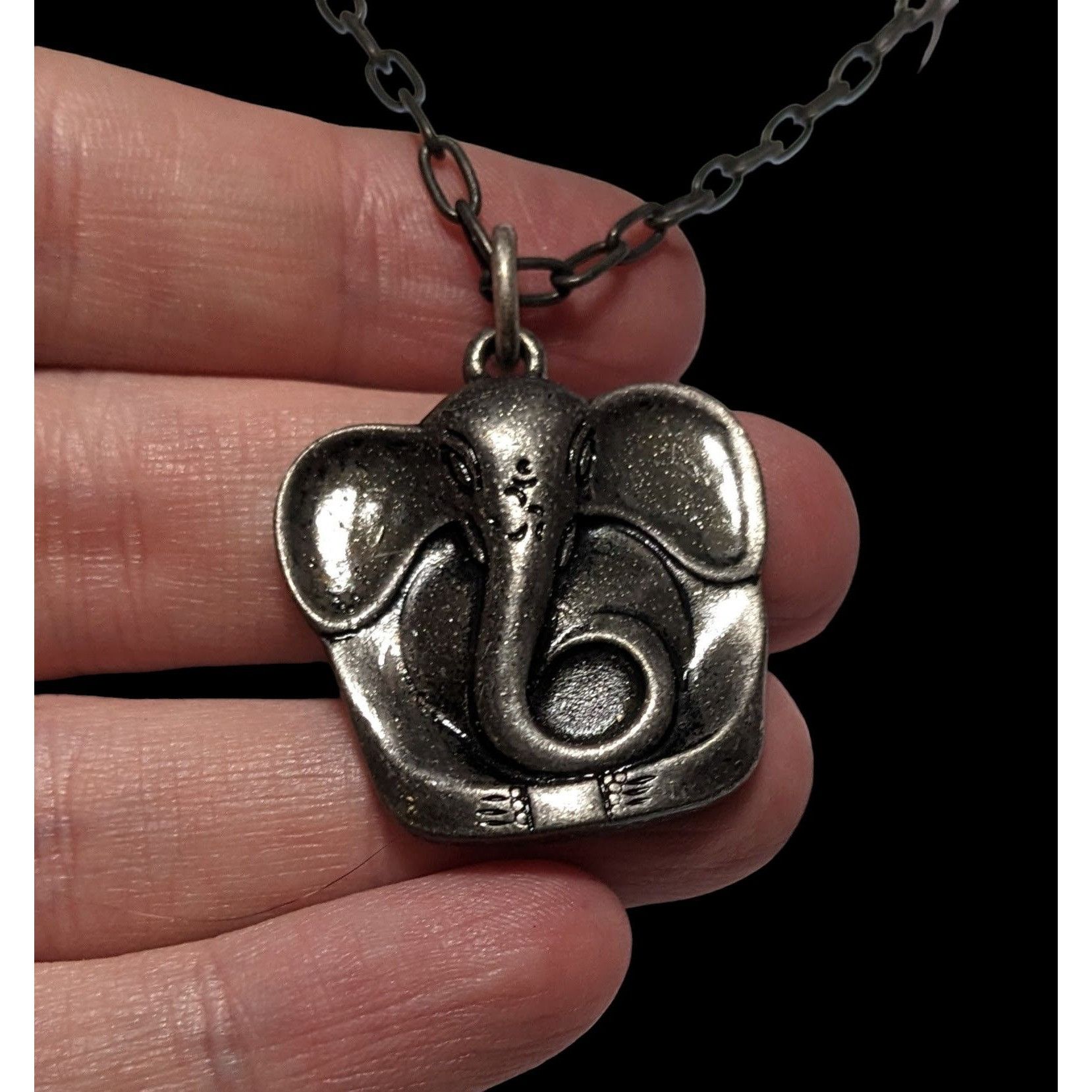 Other Axcess Liz Claiborne Silver Elephant Necklace Size ONE SIZE - 5 Thumbnail