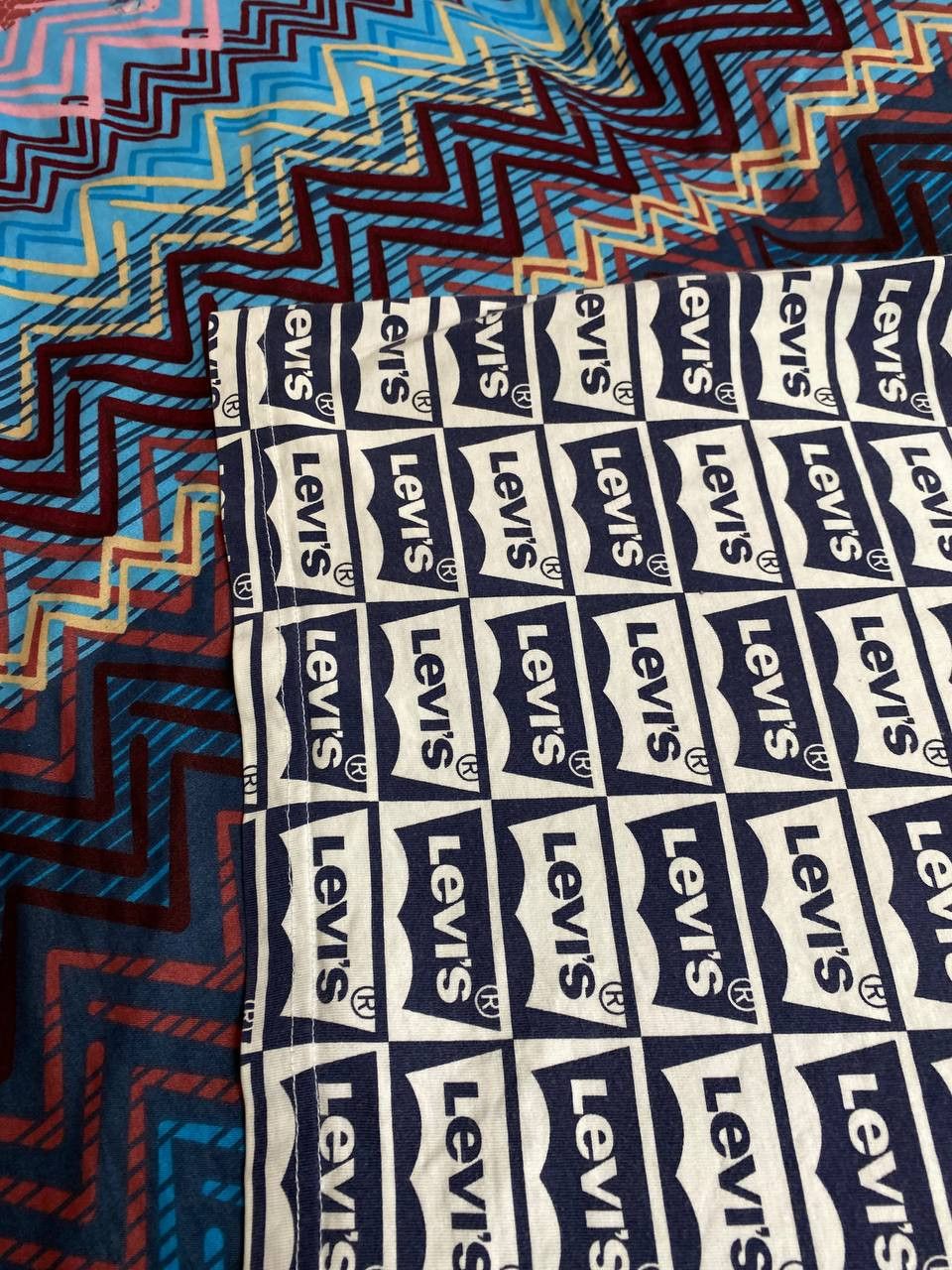 Levi's × Vintage Vintage Levi's Multiprint Logo T-Shirt Retro 90s Size US M / EU 48-50 / 2 - 13 Thumbnail