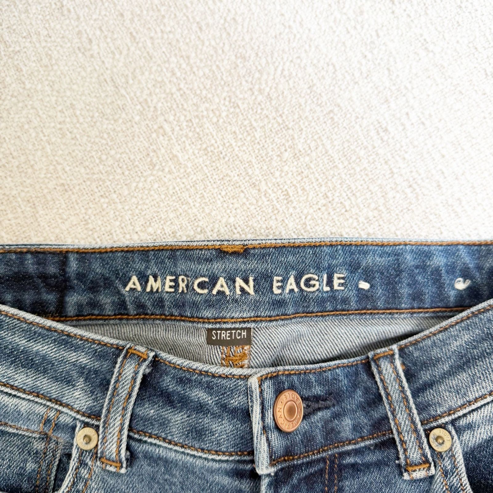 American Eagle Outfitters American Eagle Distressed Mom Jeans Sz 00 Size 24" / US 00 / IT 34 - 4 Thumbnail