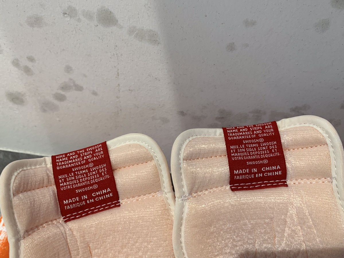 Jordan Brand Air Jordan 1 Retro High OG Chicago Lost and Found Size US 8.5 / EU 41-42 - 5 Thumbnail