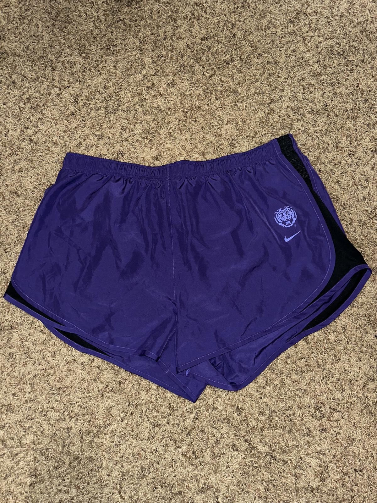 Nike Nike Women's Dri-Fit LSU Football Tempo Athletic Short Sample Size 36" / US 14 / IT 50 - 1 Thumbnail