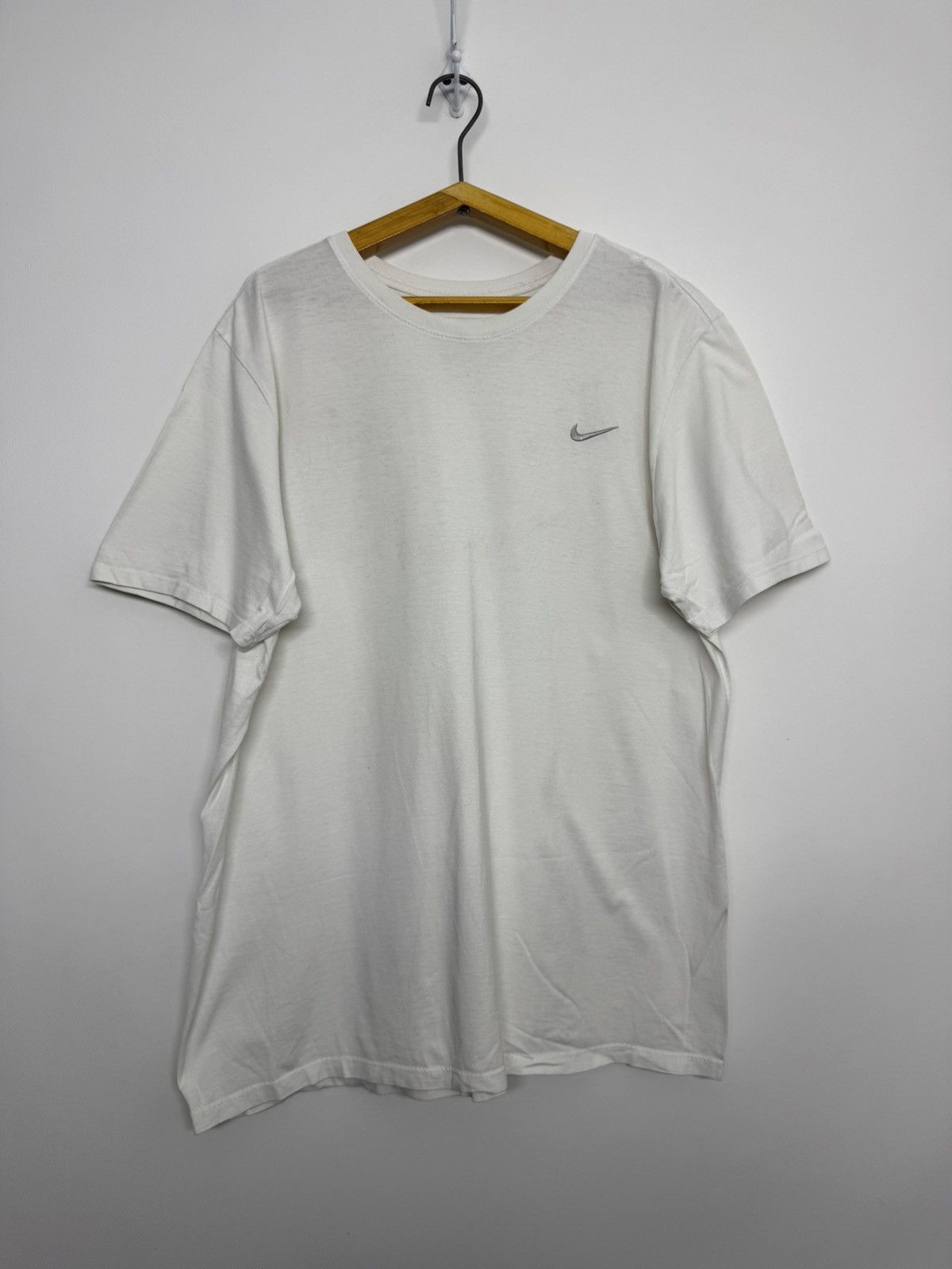 Nike Vintage Y2k Nike Swoosh Logo T-Shirt Size US L / EU 52-54 / 3 - 5 Thumbnail