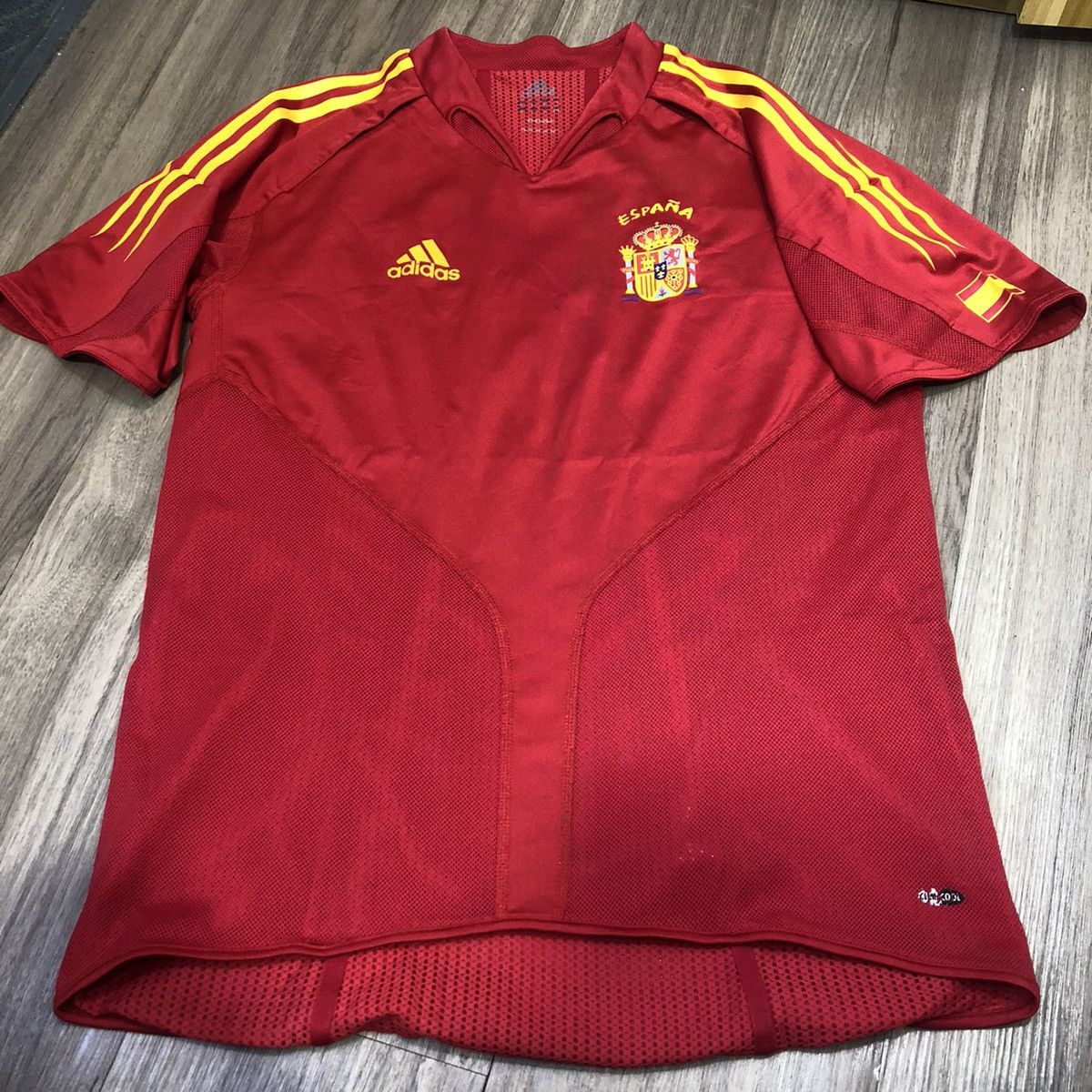 Adidas Spain 04/05 player issue home shirt Size US M / EU 48-50 / 2 - 1 Thumbnail