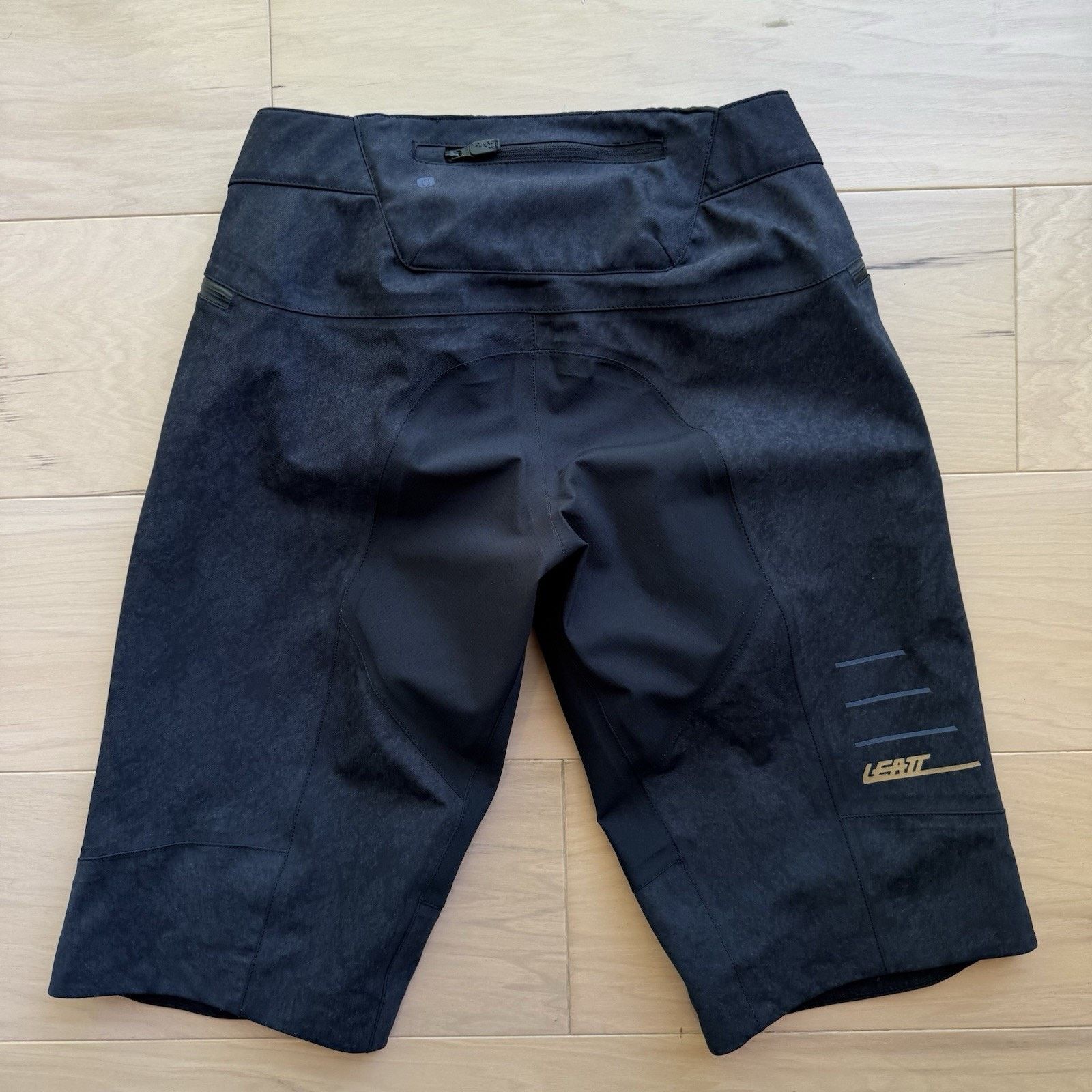 Other Leatt Hydradri Shorts Black Linerless Waterproof Athleisure Size US 28 / EU 44 - 6 Thumbnail