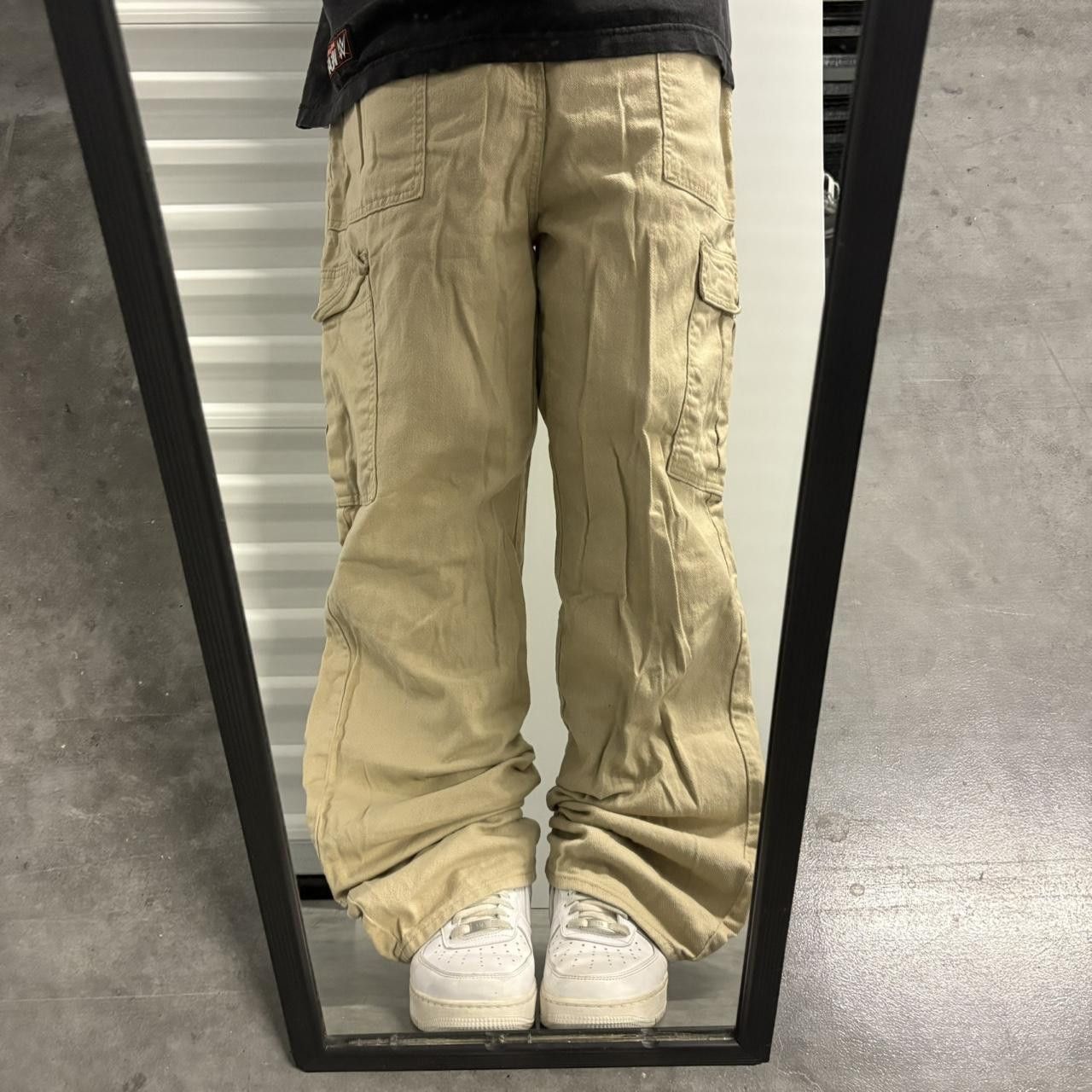Vintage Crazy Vintage Y2K/2000s Baggy Skater Style Tan Khaki Cargo Pants! Size US 26 / EU 42 - 1 Thumbnail