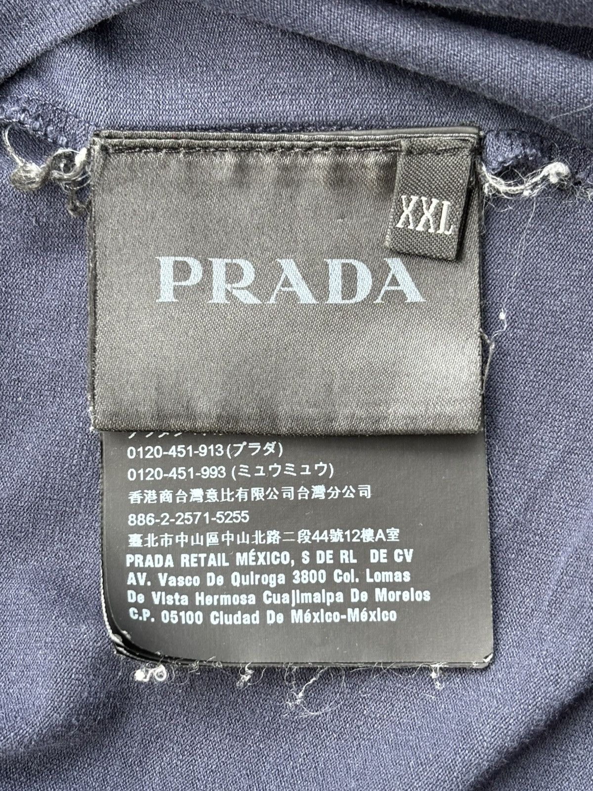 Prada Prada Milano Tab Logo Nylon Pocket Shoulder T-Shirt Navy Size US XL / EU 56 / 4 - 5 Thumbnail