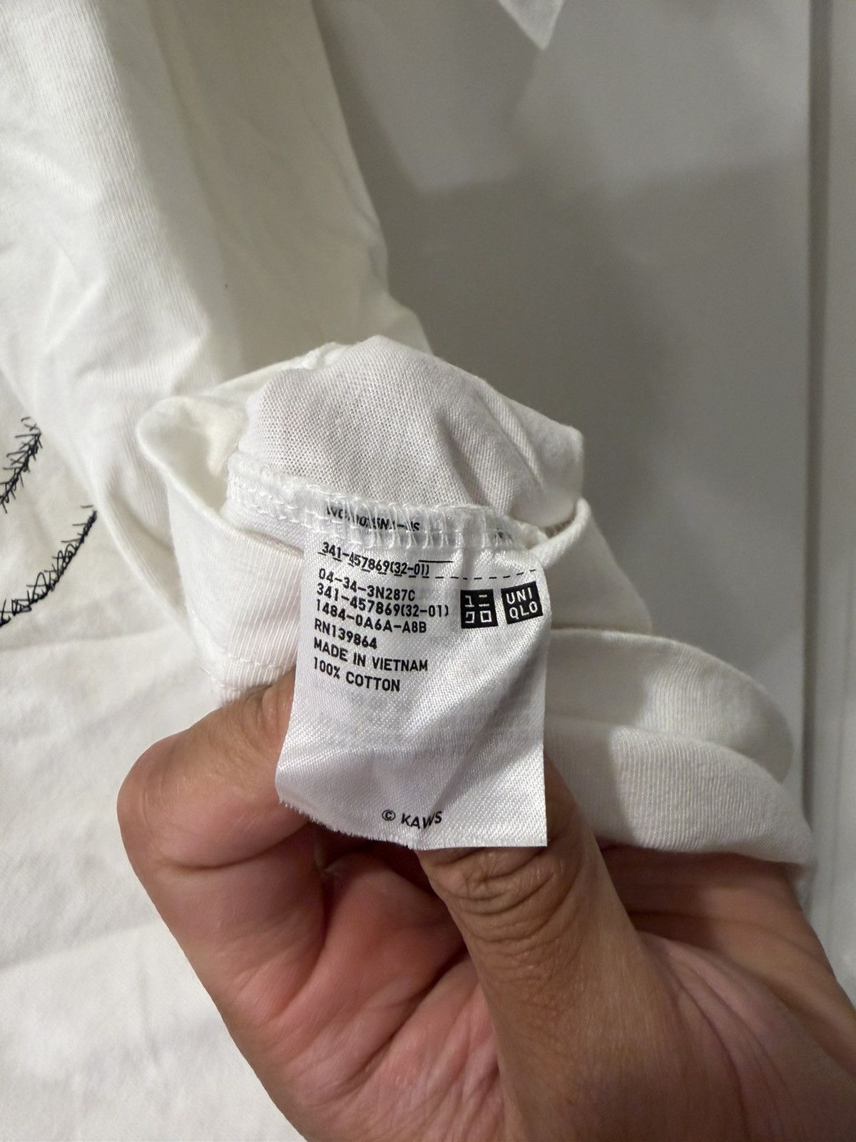 Kaws KAWS x Uniqlo Peace For All T-shirt Size US M / EU 48-50 / 2 - 3 Thumbnail
