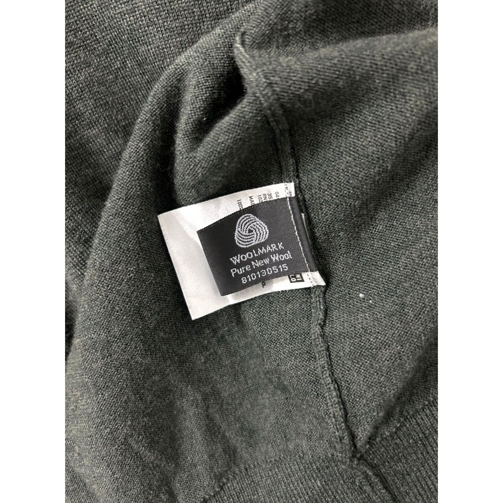 Uniqlo Uniqlo Mens Sweater Size L Gray 100% Wool V-Neck Pullover Sweatshirt L/S Size US L / EU 52-54 / 3 - 7 Thumbnail