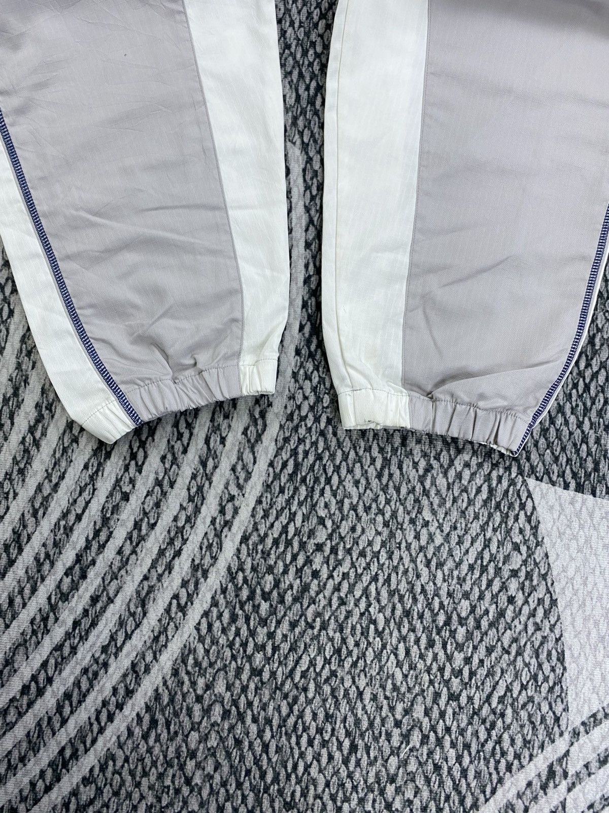Adidas Vintage 90s Adidas Striped Light Grey Zipper Jacket Size US L / EU 52-54 / 3 - 7 Thumbnail