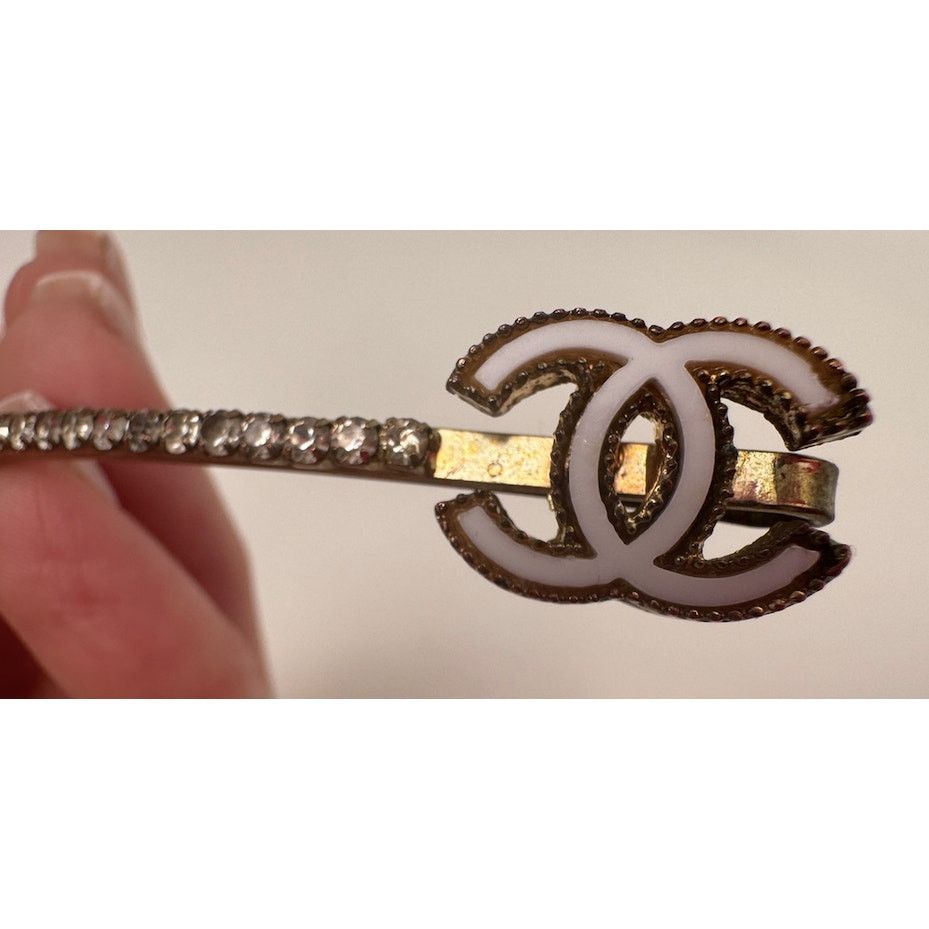 Chanel Chanel CC Enamel and Crystal White & Gold Tone Hair Pin Size ONE SIZE - 4 Thumbnail