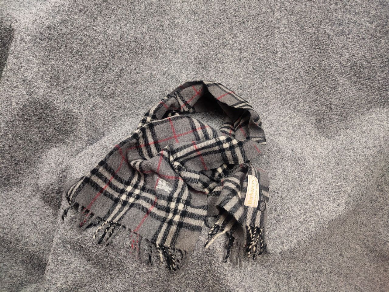 Burberry Vintage Burberry 's Classic Check Lana wool Unisex Scarf Size ONE SIZE - 18 Thumbnail