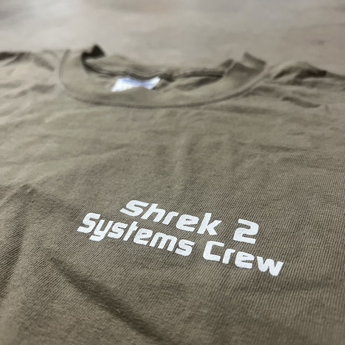 Vintage Vintage 2004 Shrek 2 Systems Crew Movie Promo T-Shirt Size US XL / EU 56 / 4 - 2 Thumbnail
