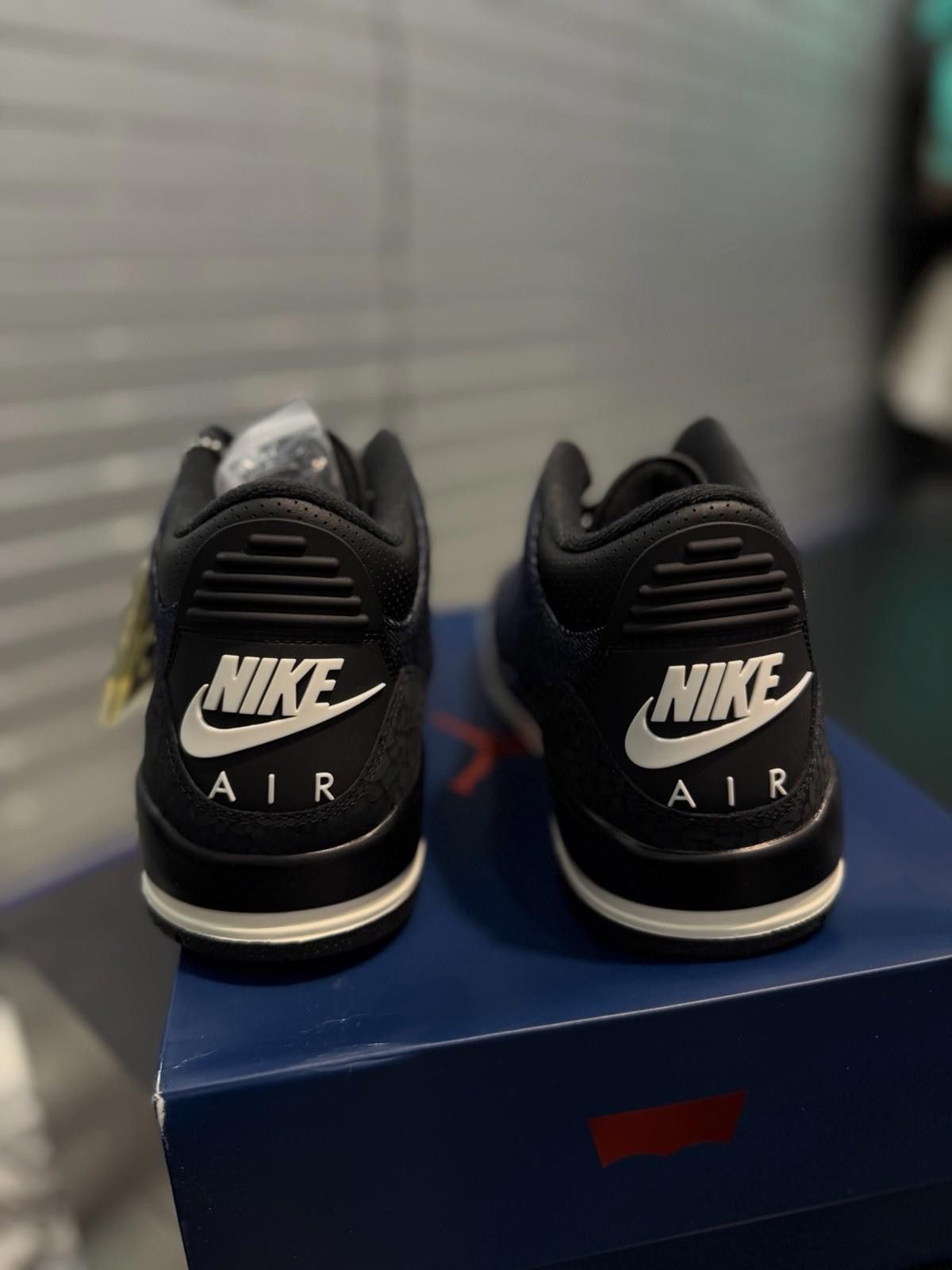Jordan Brand Levi's x Air Jordan 3 Retro Men's (10.5) Indigo Denim NEW Size US 10.5 / EU 43-44 - 7 Thumbnail