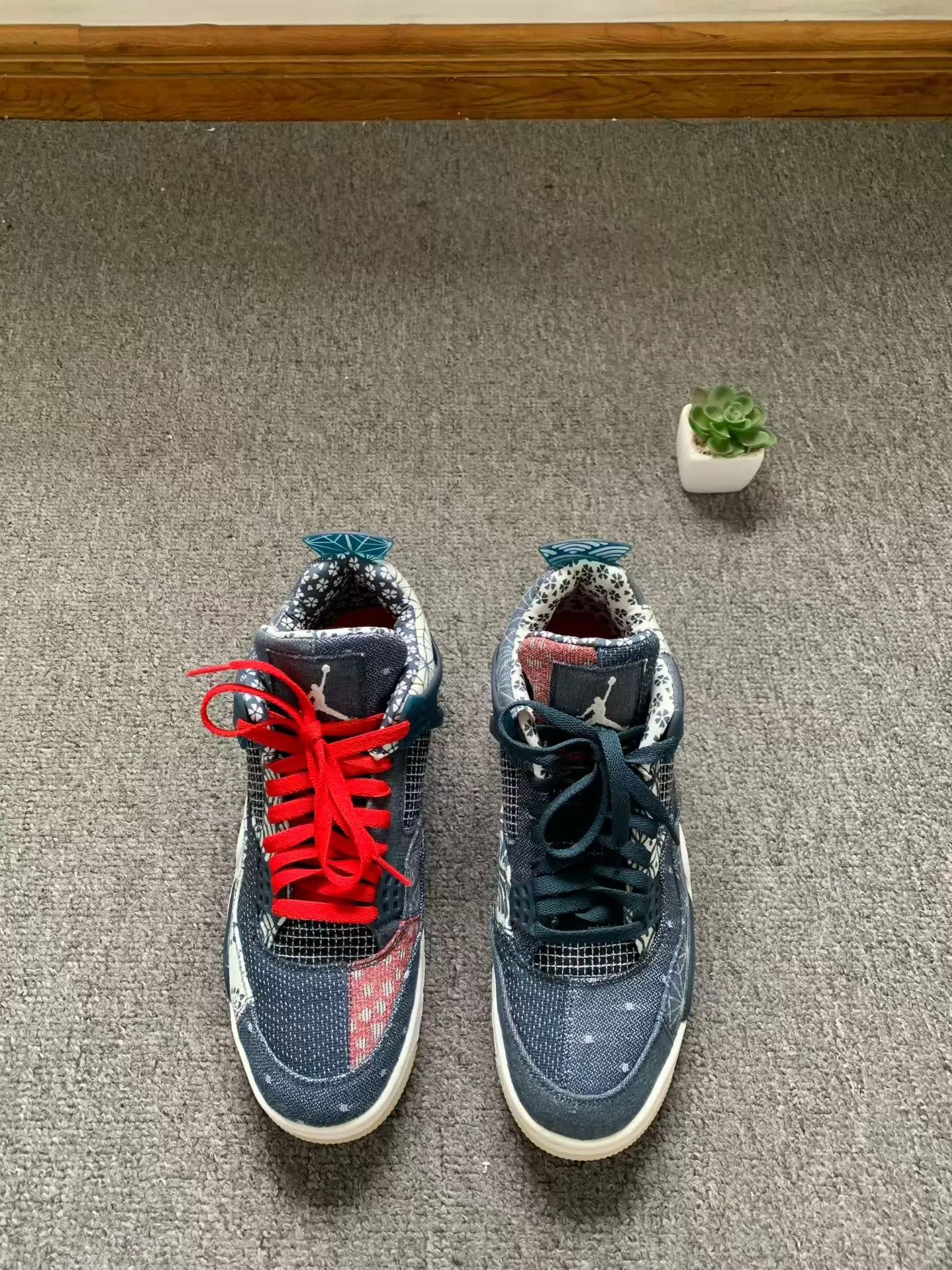 Nike Air Jordan 4 Embroidered Size 44.5 Like New Size US 11.5 / EU 44-45 - 5 Thumbnail