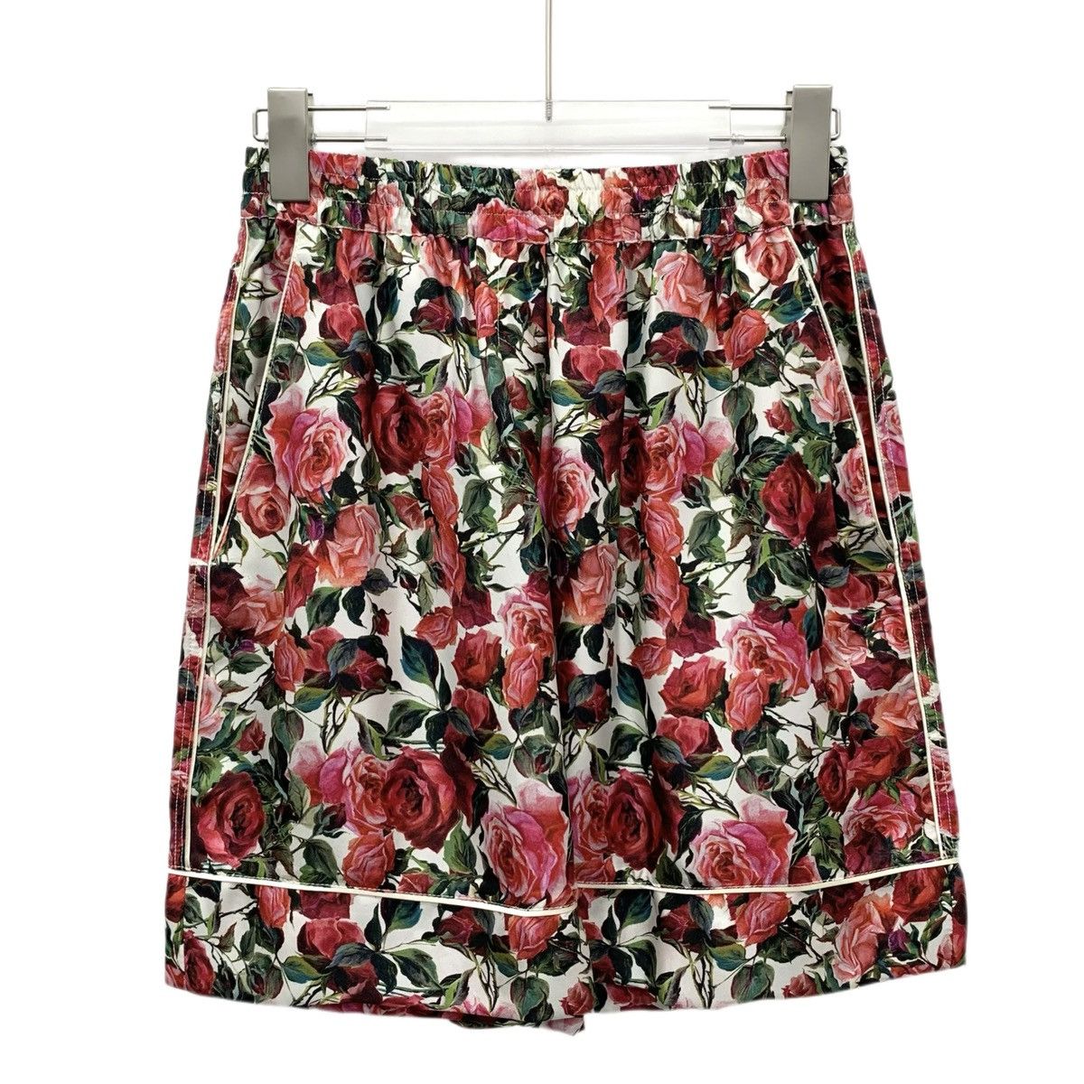 Dolce & Gabbana Dolce & Gabbana Full Rose Print Silk Casual Shorts K26WX Size 26" / US 2 / IT 38 - 1 Thumbnail