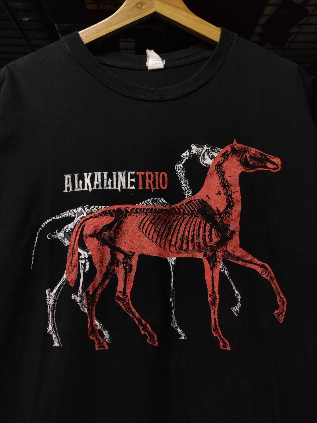Band Tees Vtg 00's Alkaline Trio " Horse Skeleton " T-Shirt Size US XL / EU 56 / 4 - 1 Thumbnail